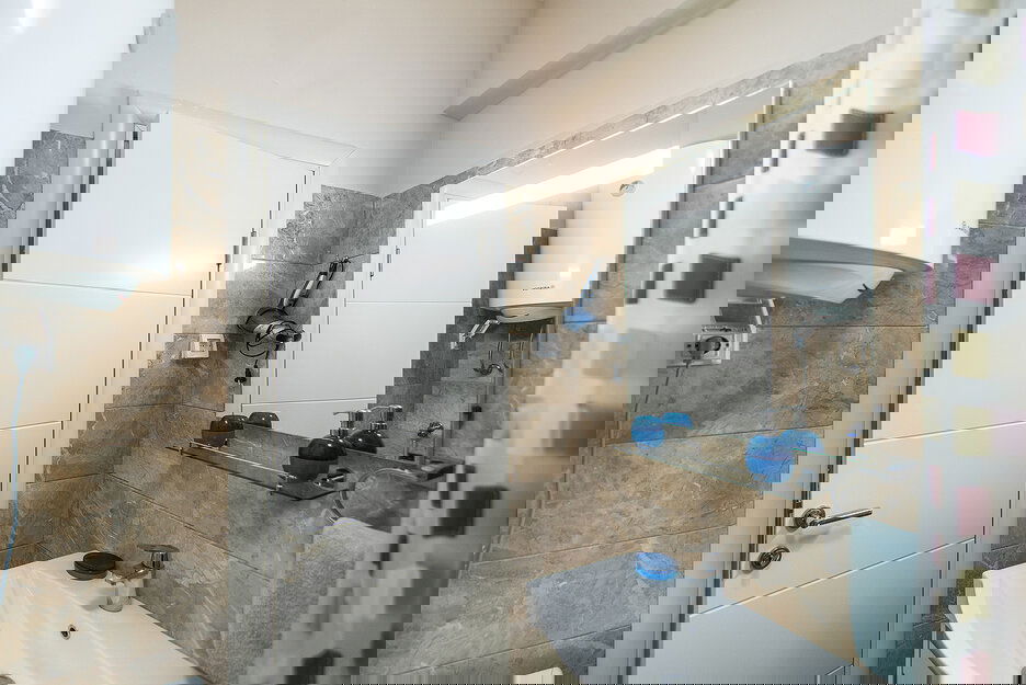 8a267e97-0482-4091-92ed-5e976286eb21.jpg