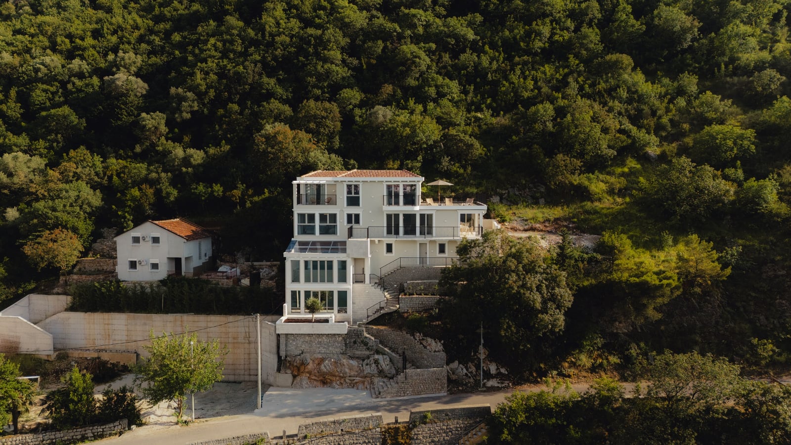 Sale - House Kotor, Stoliv