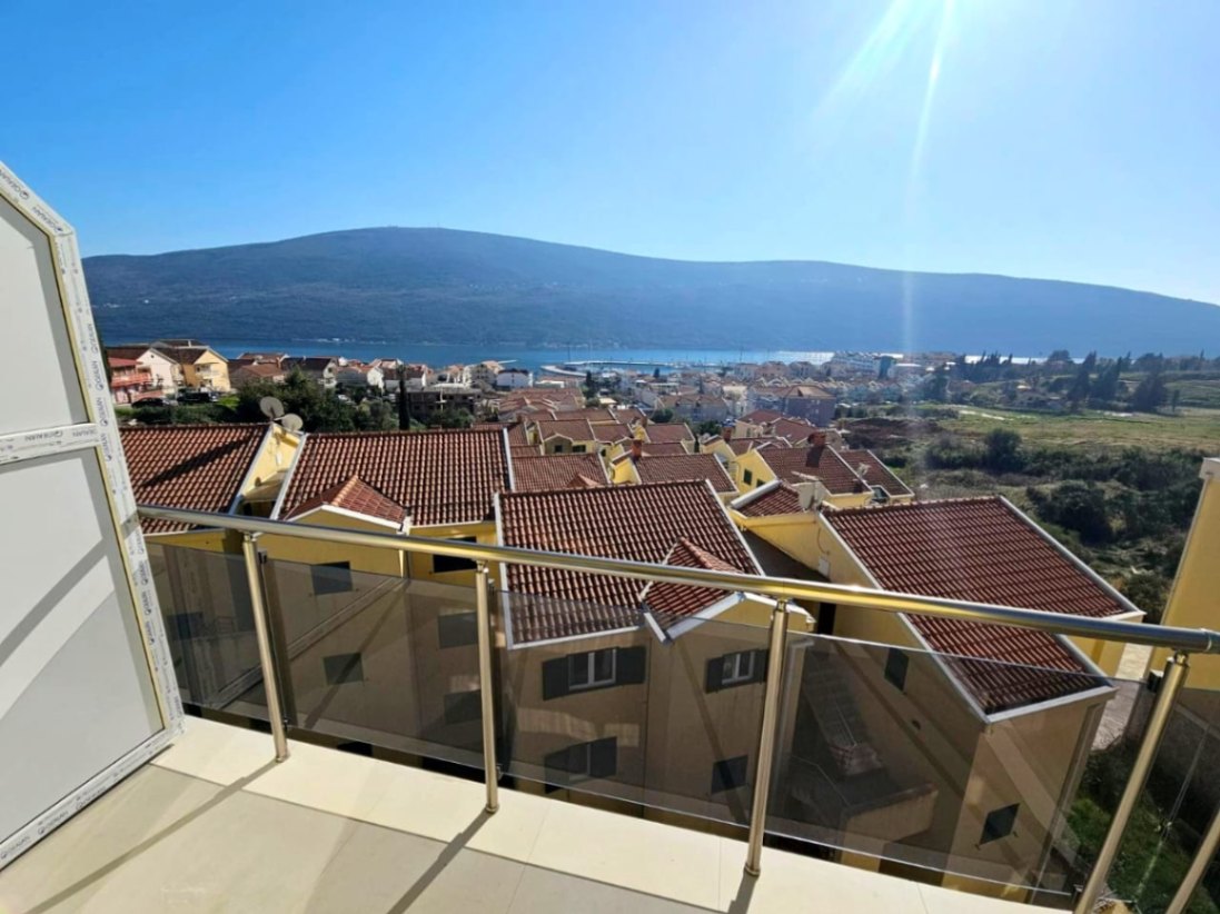 Sale - Apartment Herceg Novi, Đenovići
