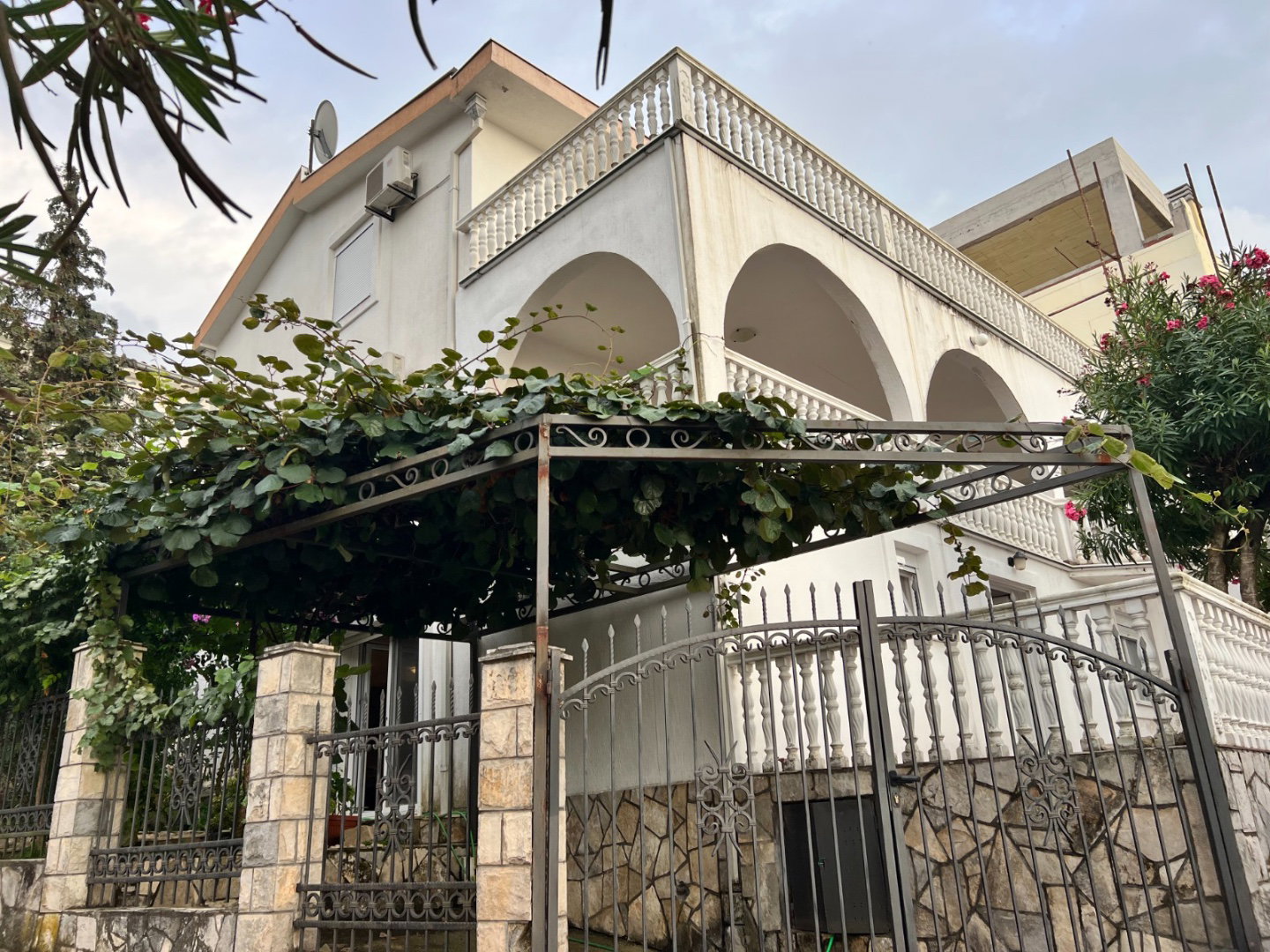 Sale - House Bar, Utjeha