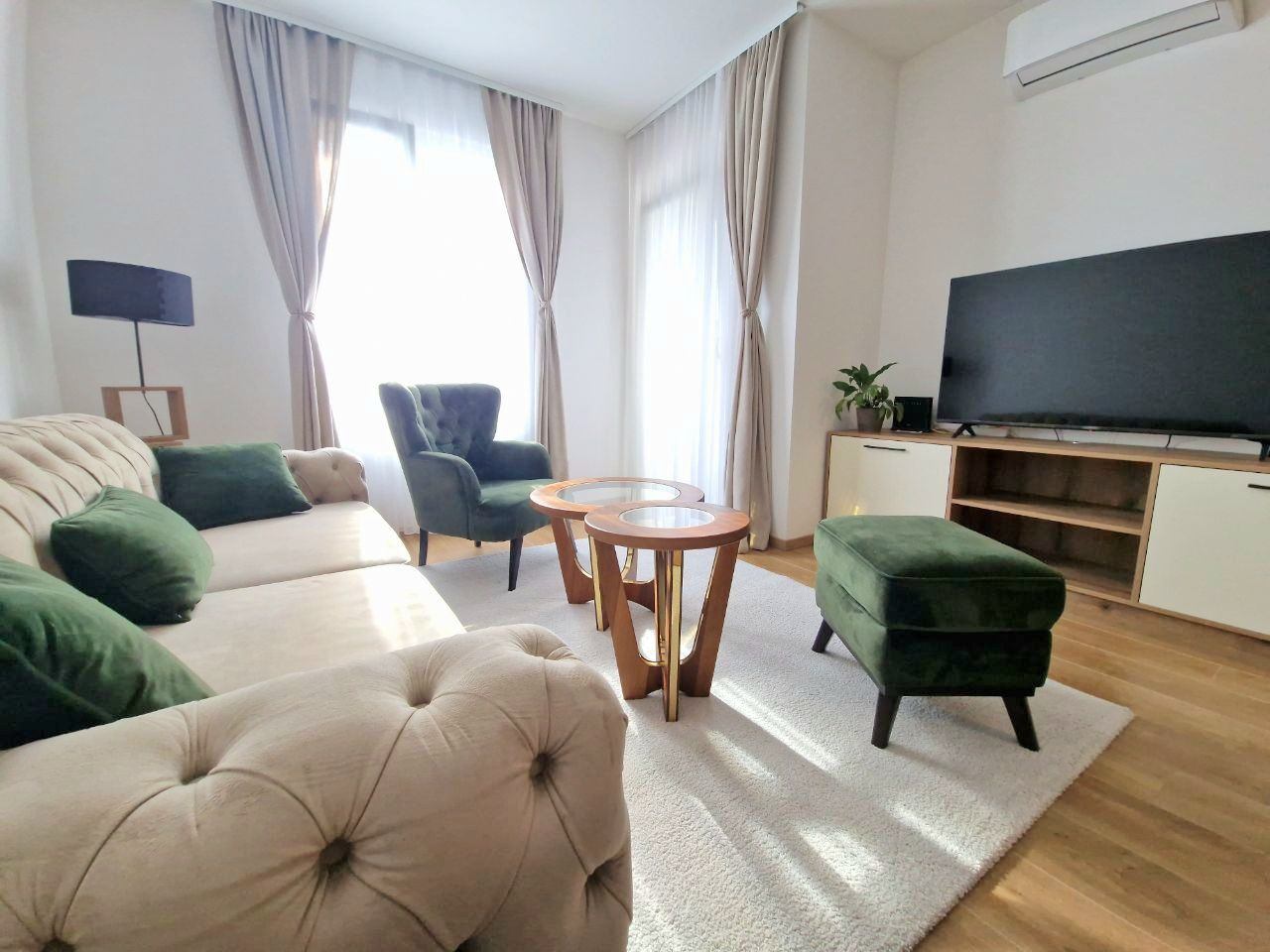 Izdavanje - Stan Herceg Novi, Topla