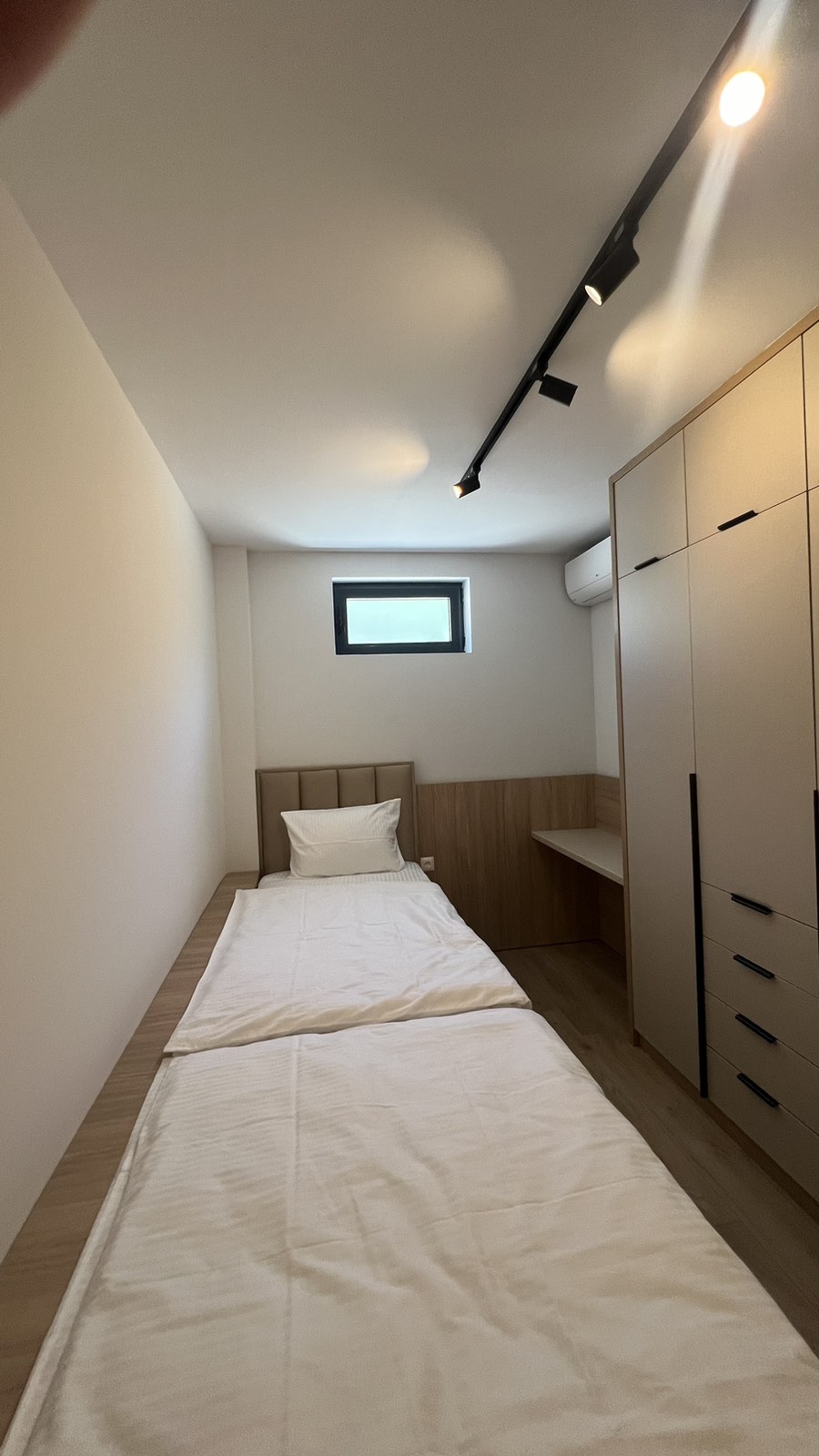 8c74bb4d-2f48-49c3-a271-7fc3c7e85d35.jpg