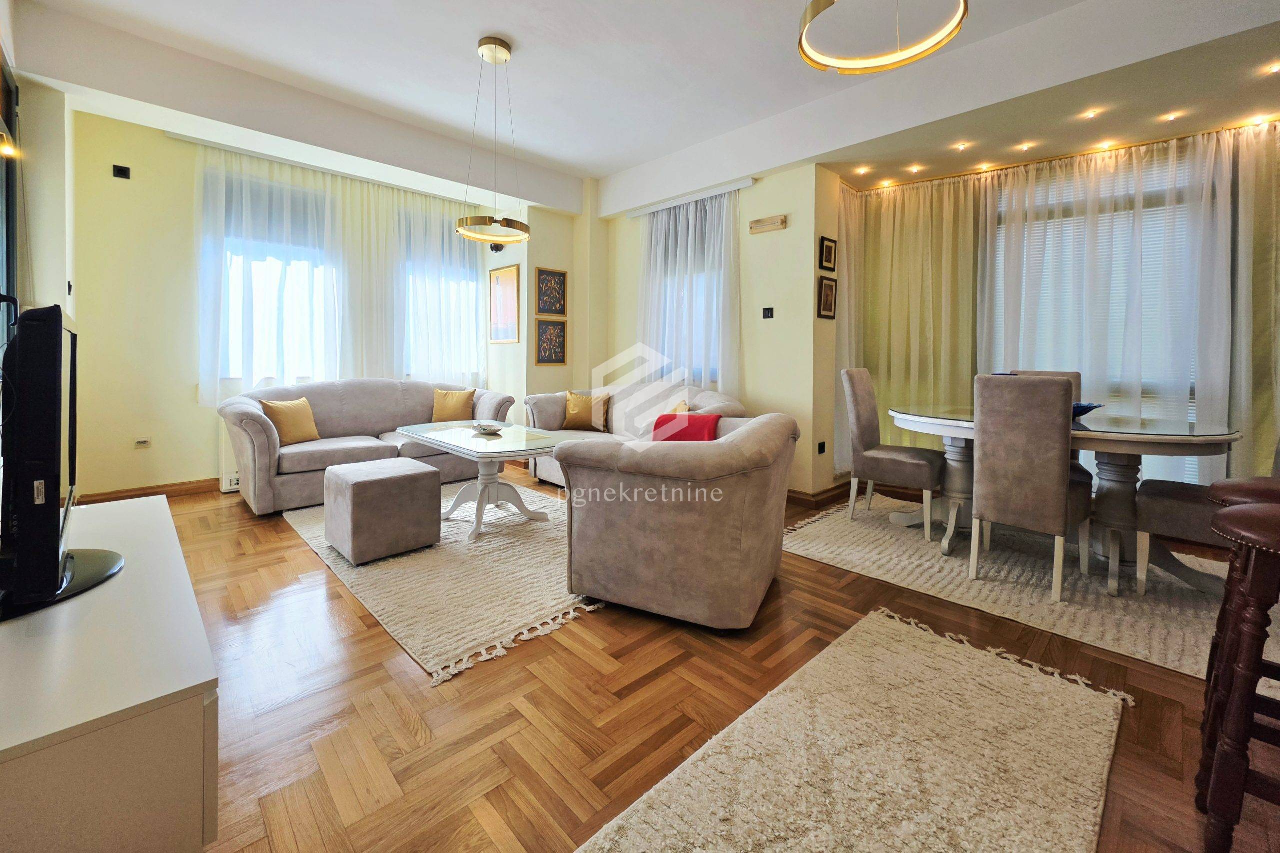 Izdavanje - Stan Podgorica, Centar