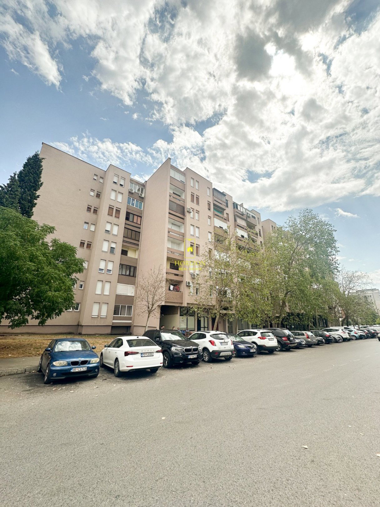 Продажа - Квартира Podgorica, Blok 6