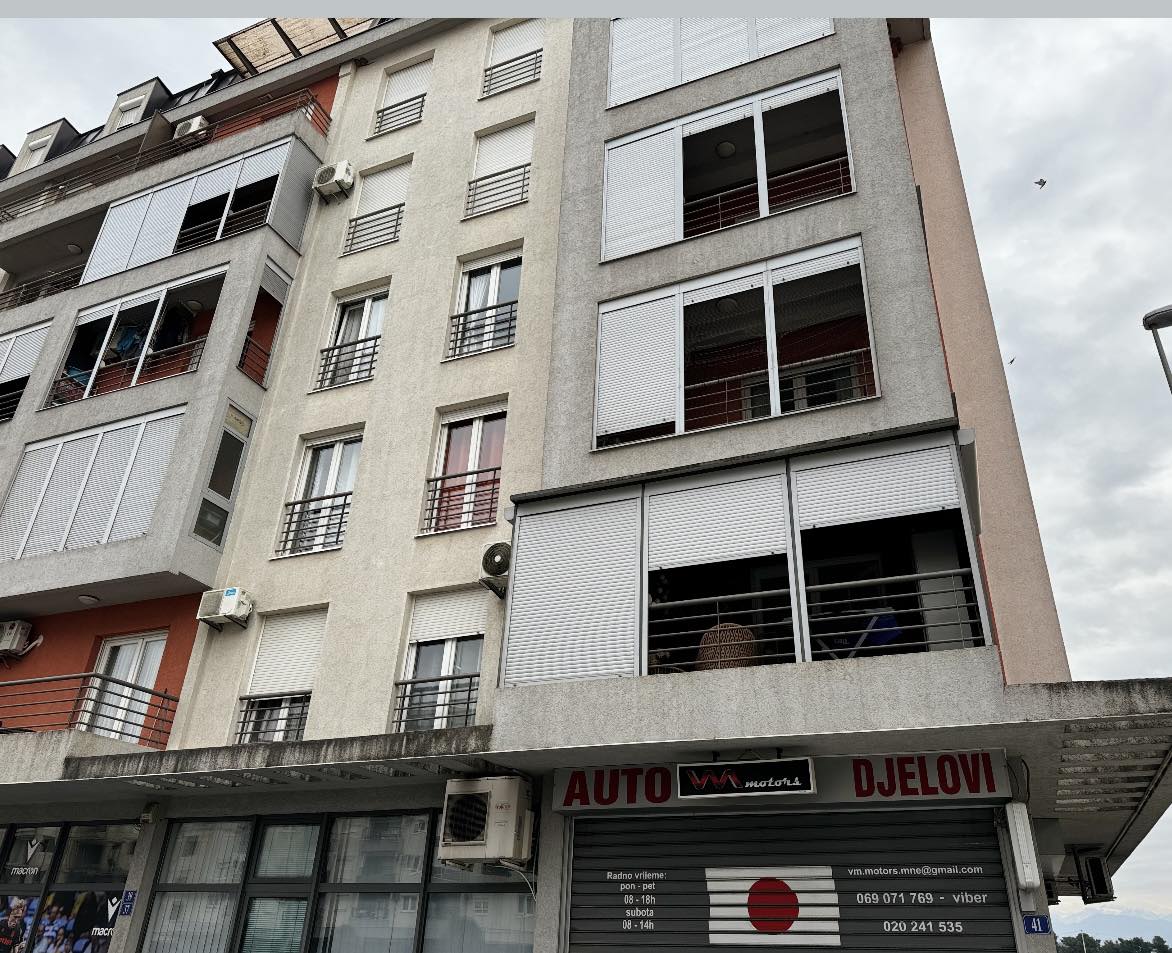 8e1e31fd-de67-4bd7-84cf-220b4a2126e1.jpg