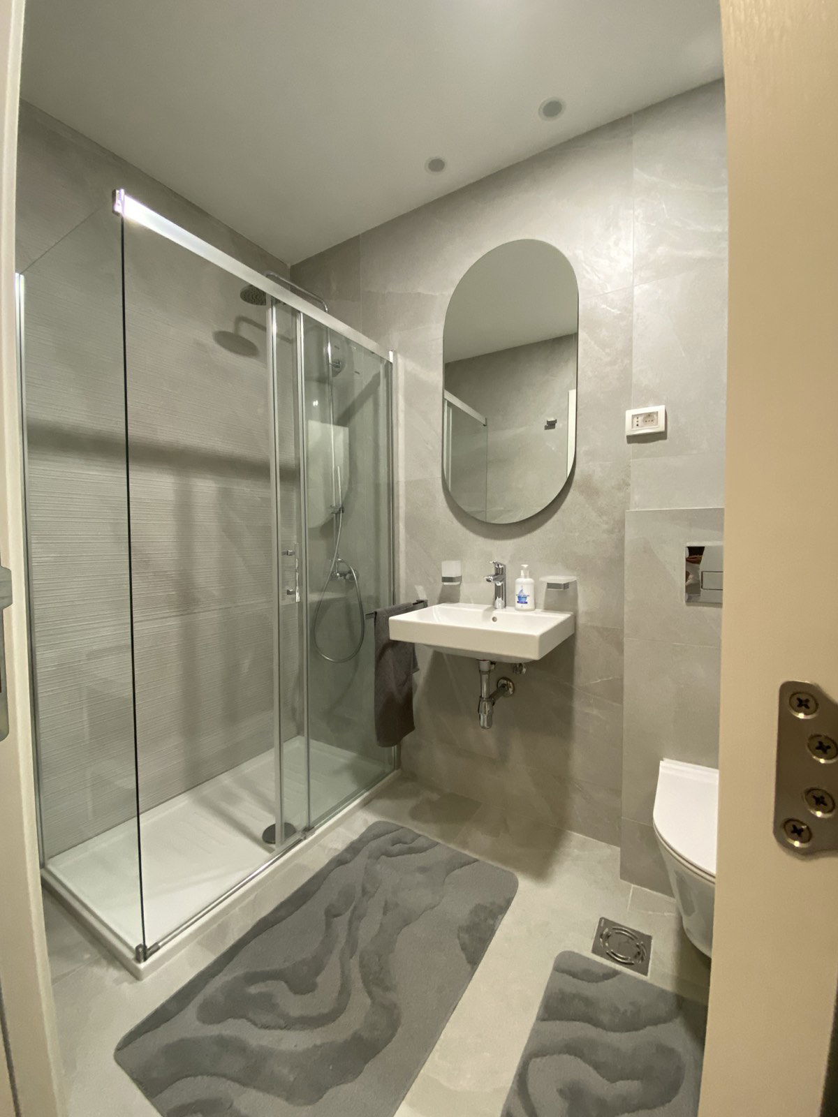 8ead73b3-9dd5-4063-b9cc-dee60db169b1.jpg