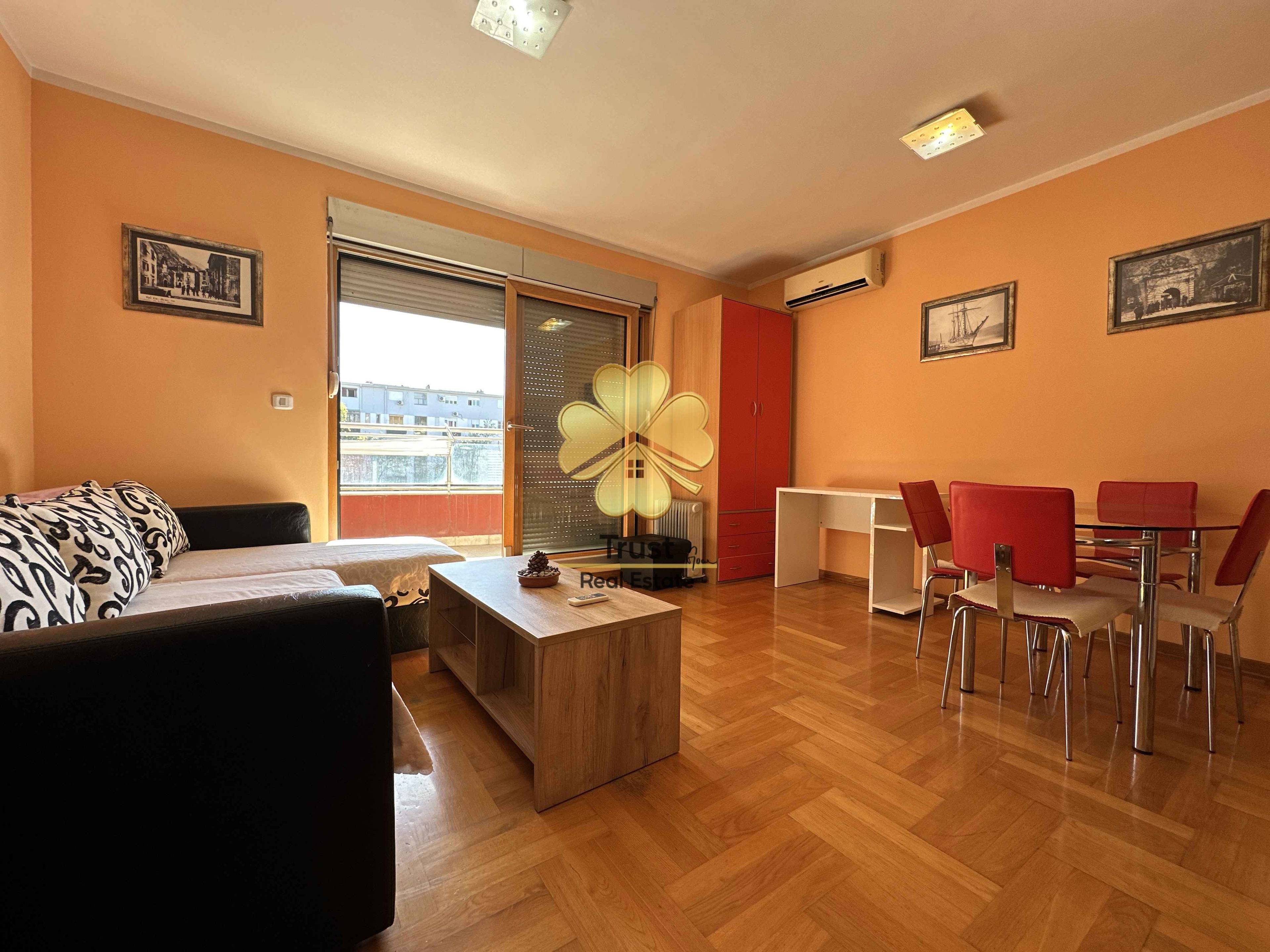 Izdavanje - Stan Podgorica, Preko Morače