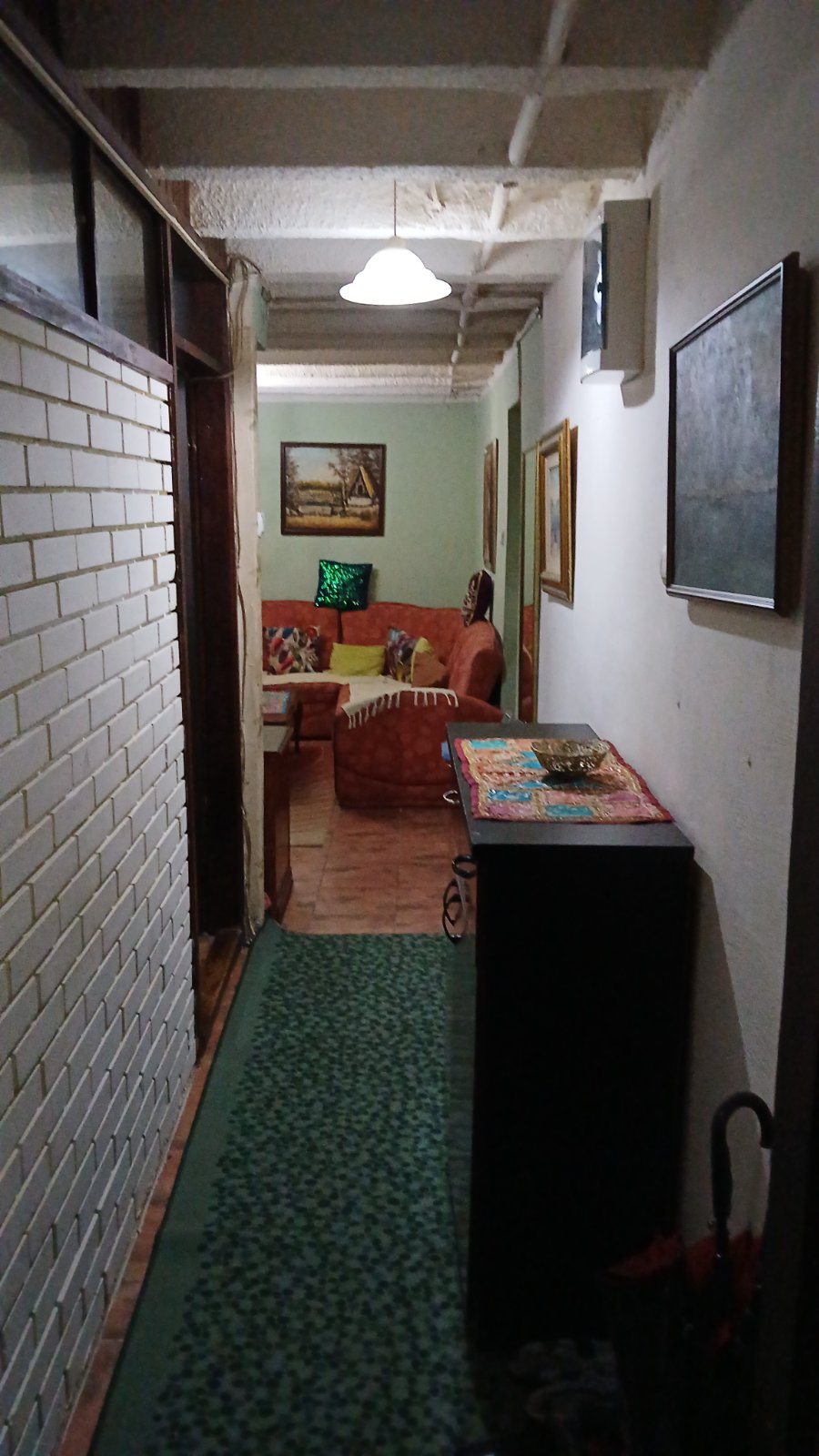 8f9c4d5a-37a5-4f61-8c8a-908a811b7f9c.jpg