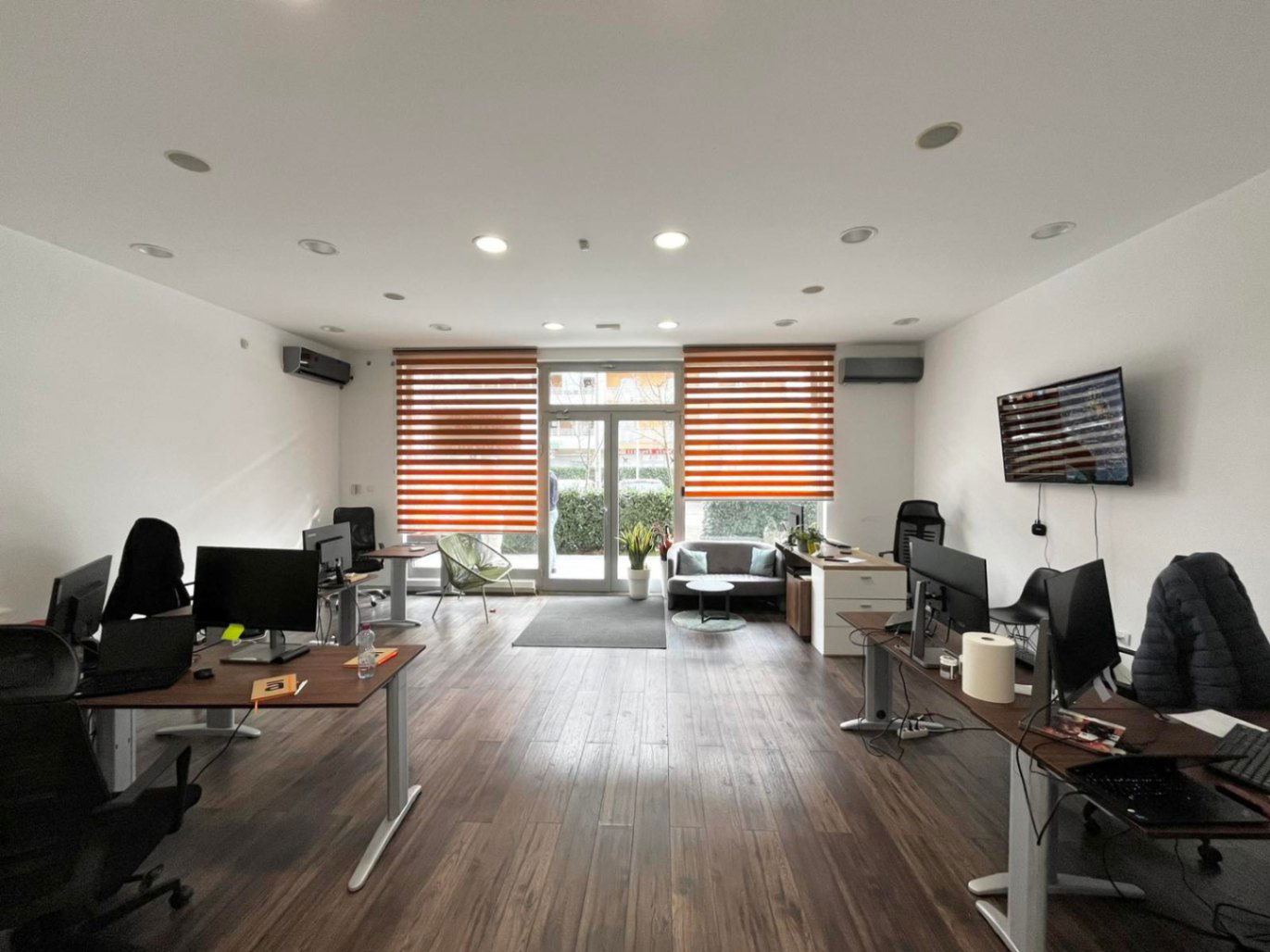 Оренда - Офісне приміщення Podgorica, City Kvart