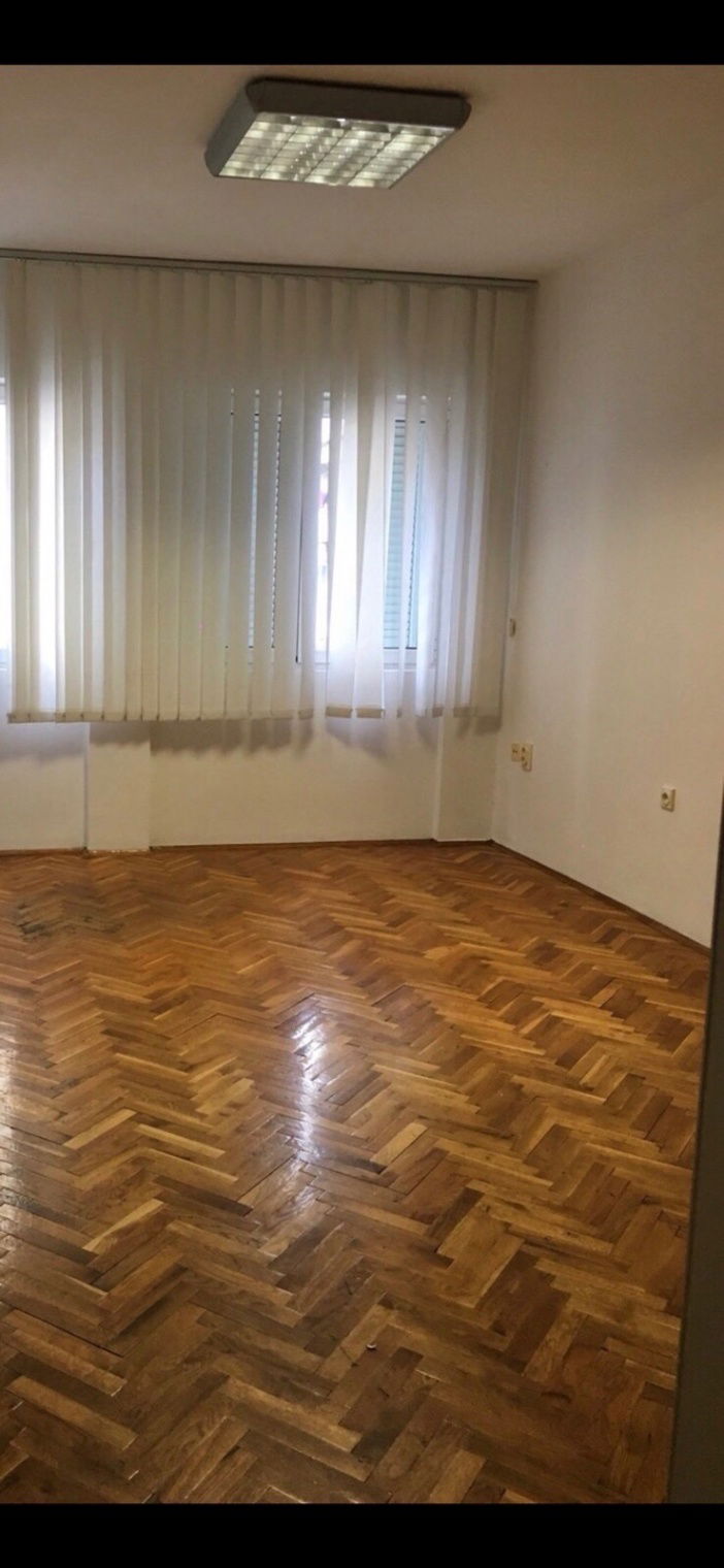 Izdavanje - Stan Podgorica, Centar