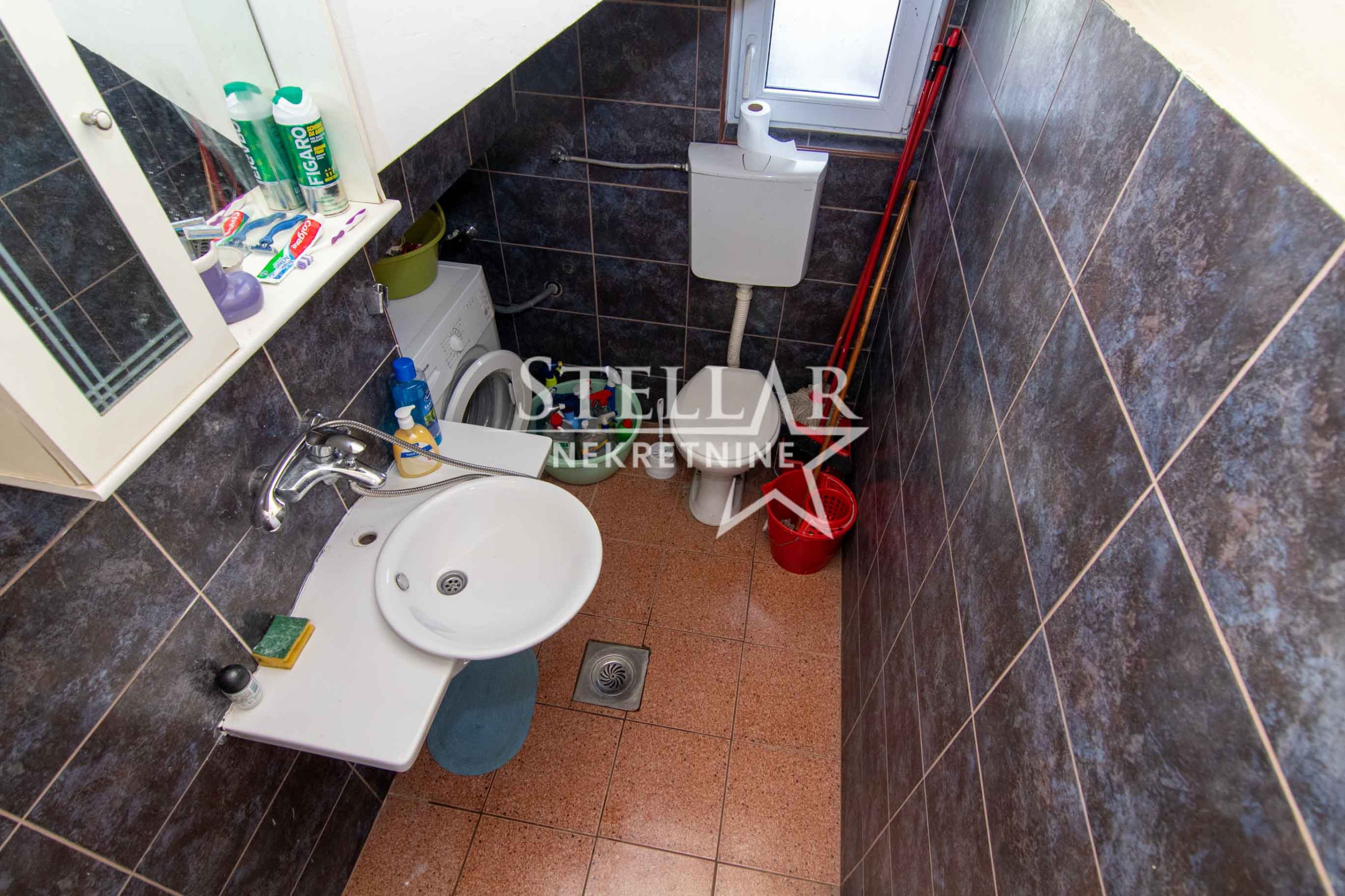 932a15ff-edcf-4cad-ba6a-1df799e2ff74.jpg