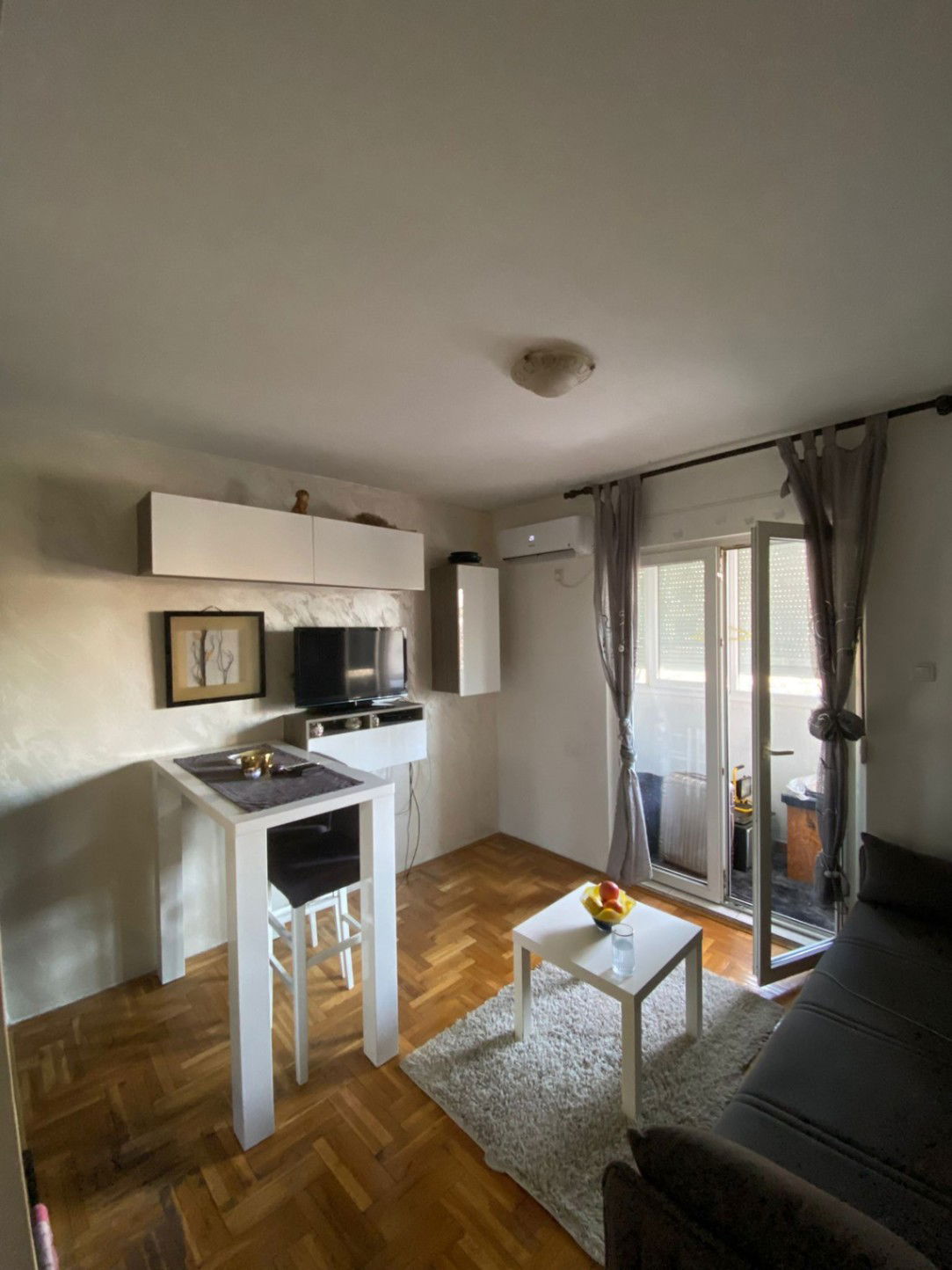 Izdavanje - Stan Podgorica, Krivi Most