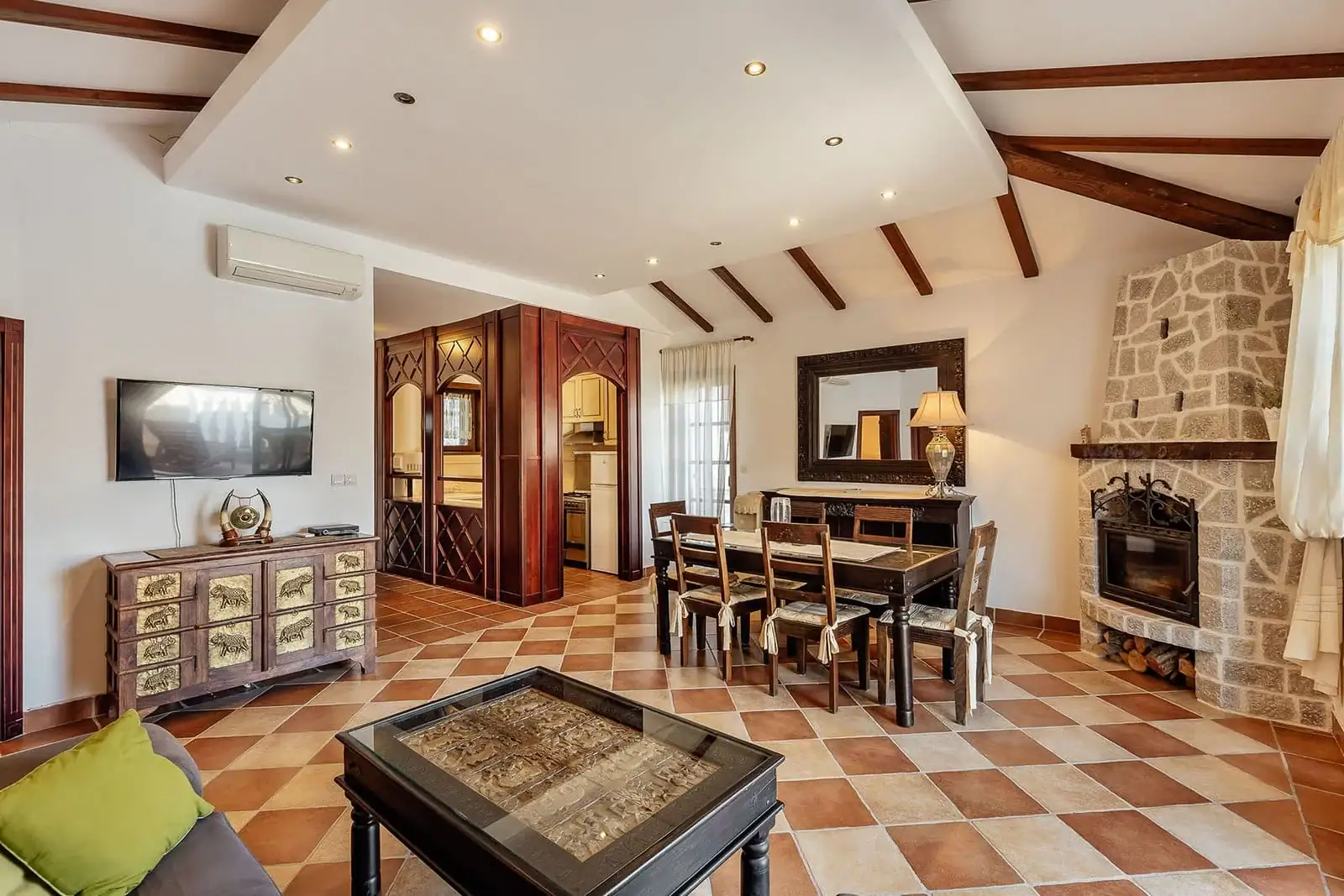 Продажа - Квартира Kotor, Kostanjica