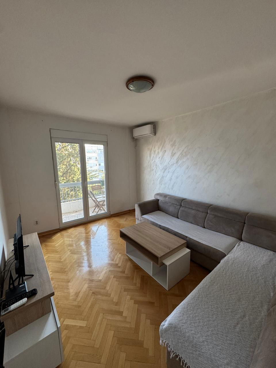 Izdavanje - Stan Podgorica, Preko Morače