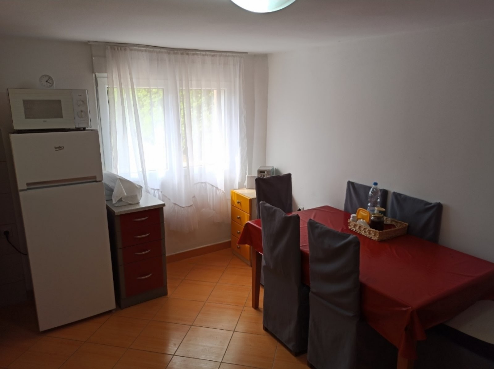 96e27477-acc7-48fe-b28f-84574b9ed7f9.jpg
