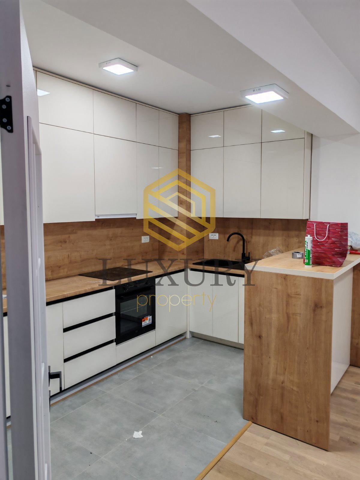 9974d275-982d-45df-ad64-5128f725d4da.jpg