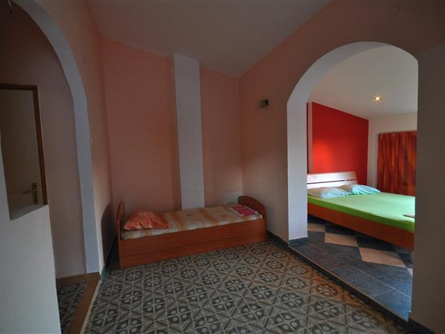 9990674a-92bd-4efa-bb25-0636a04bd13e.jpg