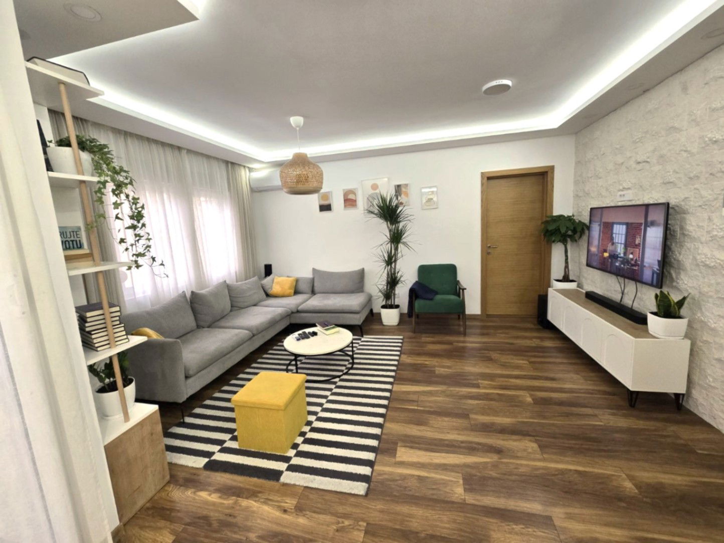 Продаж - Квартира Podgorica, Centar