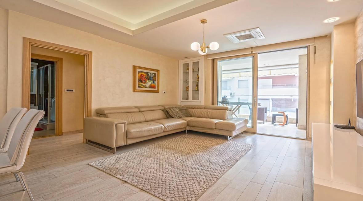 Продаж - Квартира Budva, Rozino