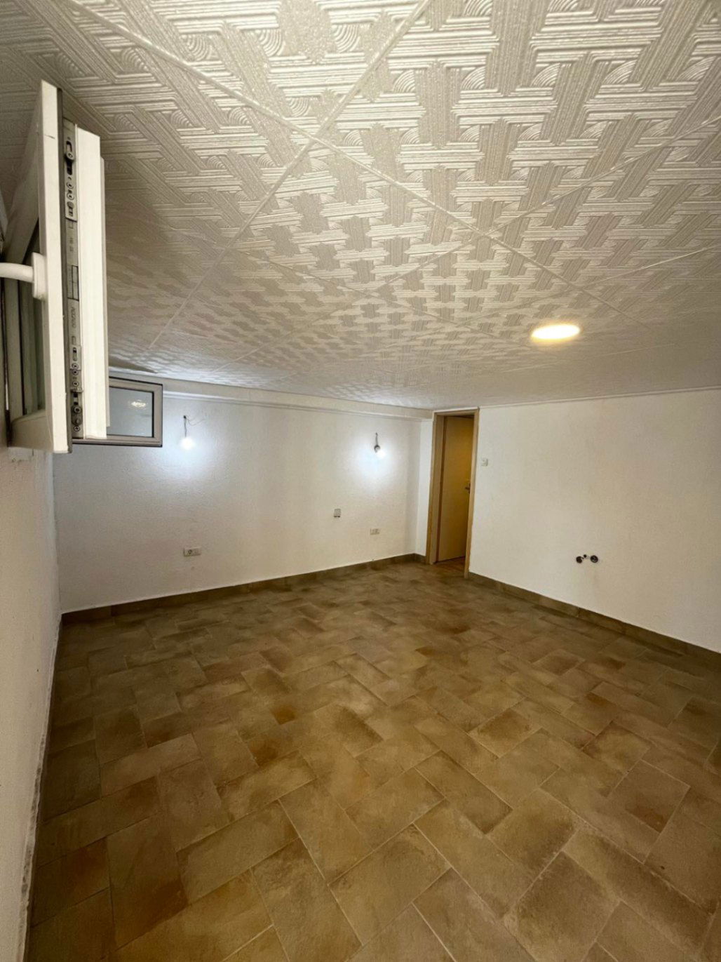 Продаж - Офісне приміщення Podgorica, Preko Morače