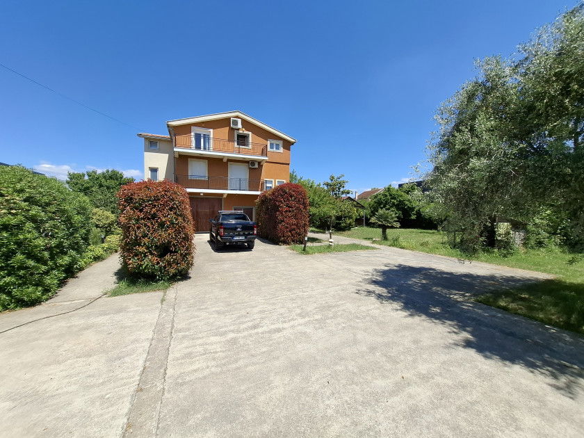 Продаж - Будинок Podgorica, Donja Gorica