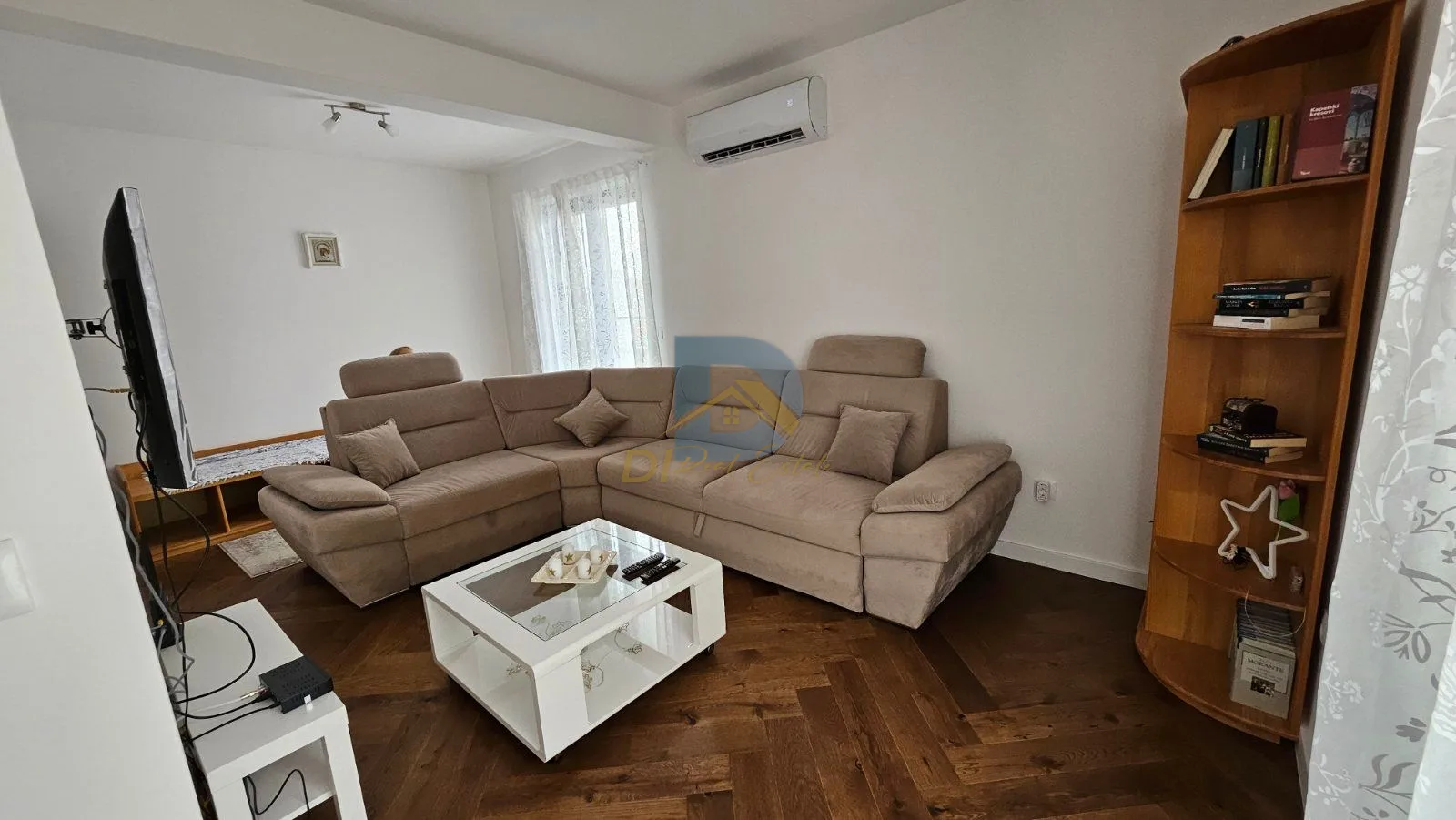 Izdavanje - Stan Tivat, Kava