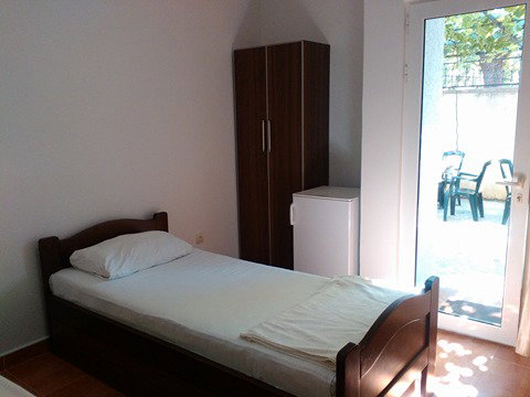 9d1a549e-aade-4db8-a033-99620a1b00dd.jpg
