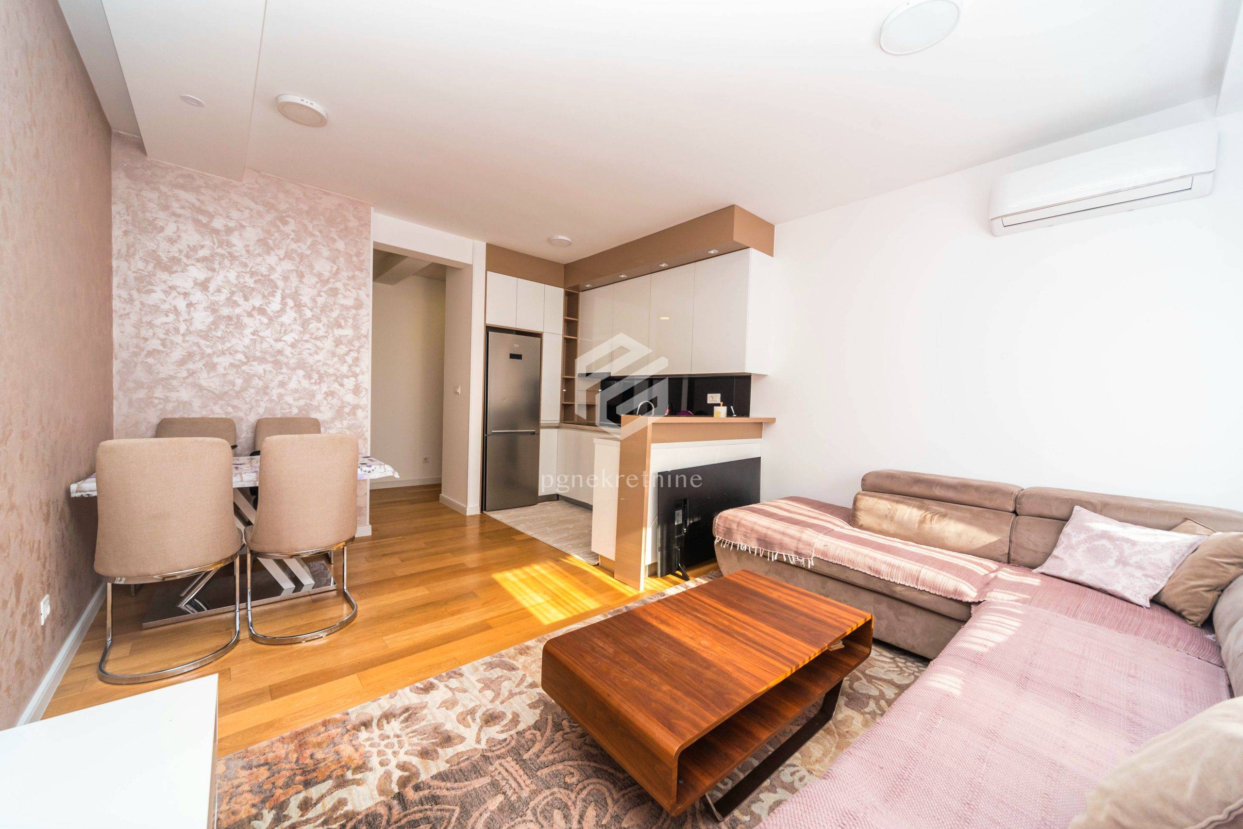 Izdavanje - Stan Podgorica, Podgorica