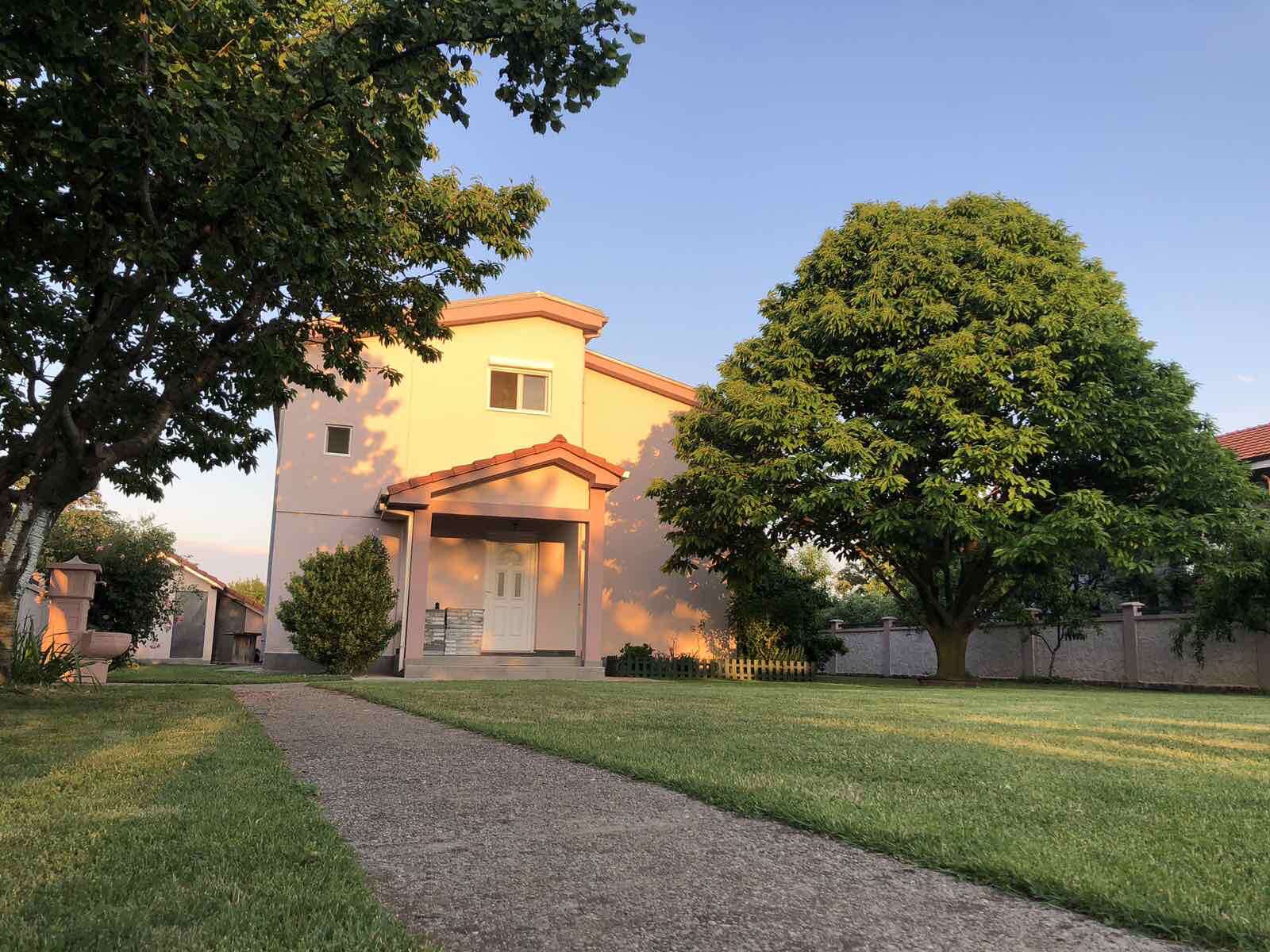 Продаж - Будинок Podgorica, Podgorica
