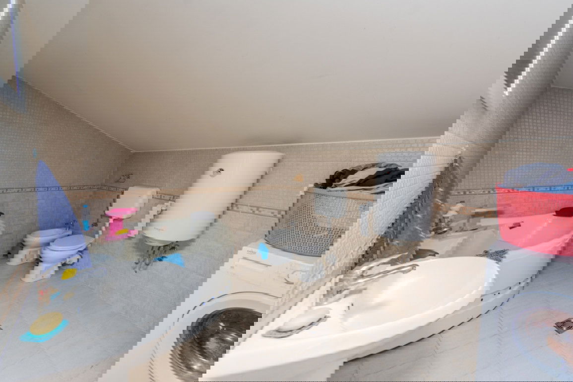 9e9f1239-8cbf-4e31-86e9-c0f1c6f0fdce.jpeg