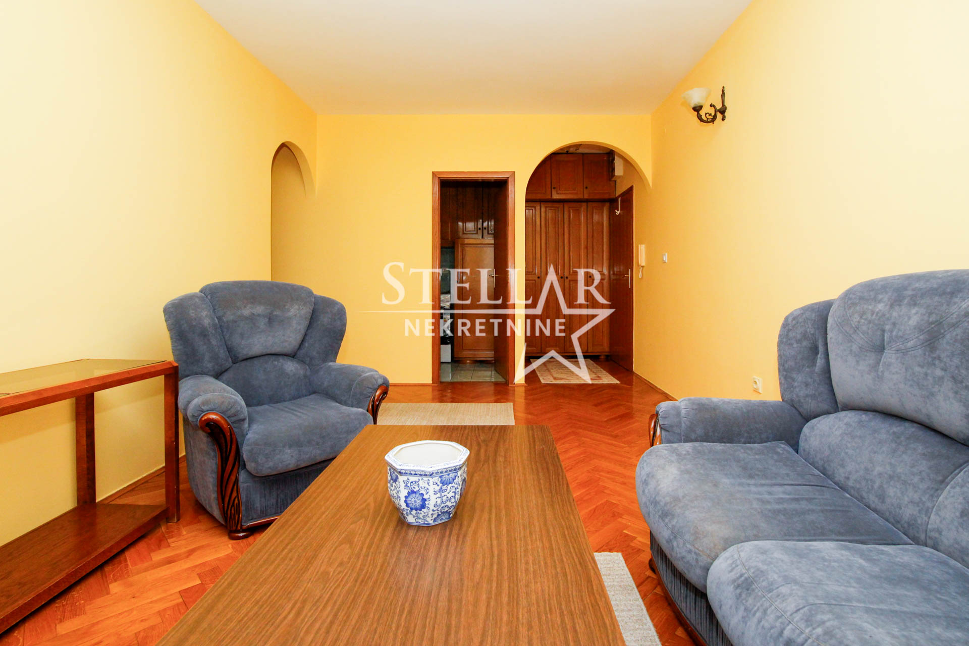 9fd8bd44-4306-4d05-b960-b943fd198175.jpg