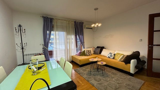 Izdavanje - Stan Podgorica, Preko Morače