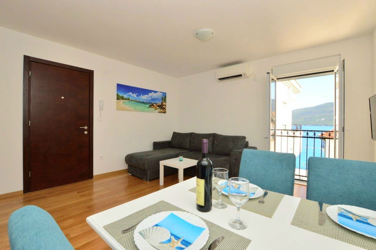 Izdavanje - Stan Herceg Novi, Đenovići