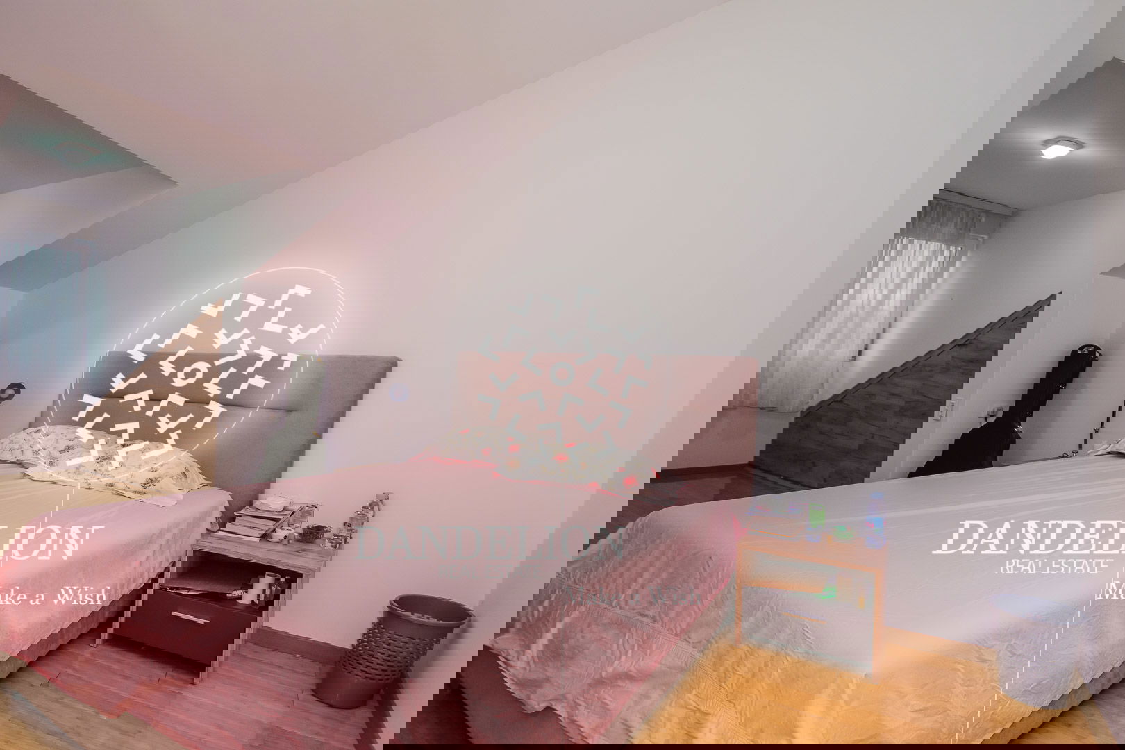a085cb71-0c26-4fd6-a6ae-4487ff6fd96a.jpg