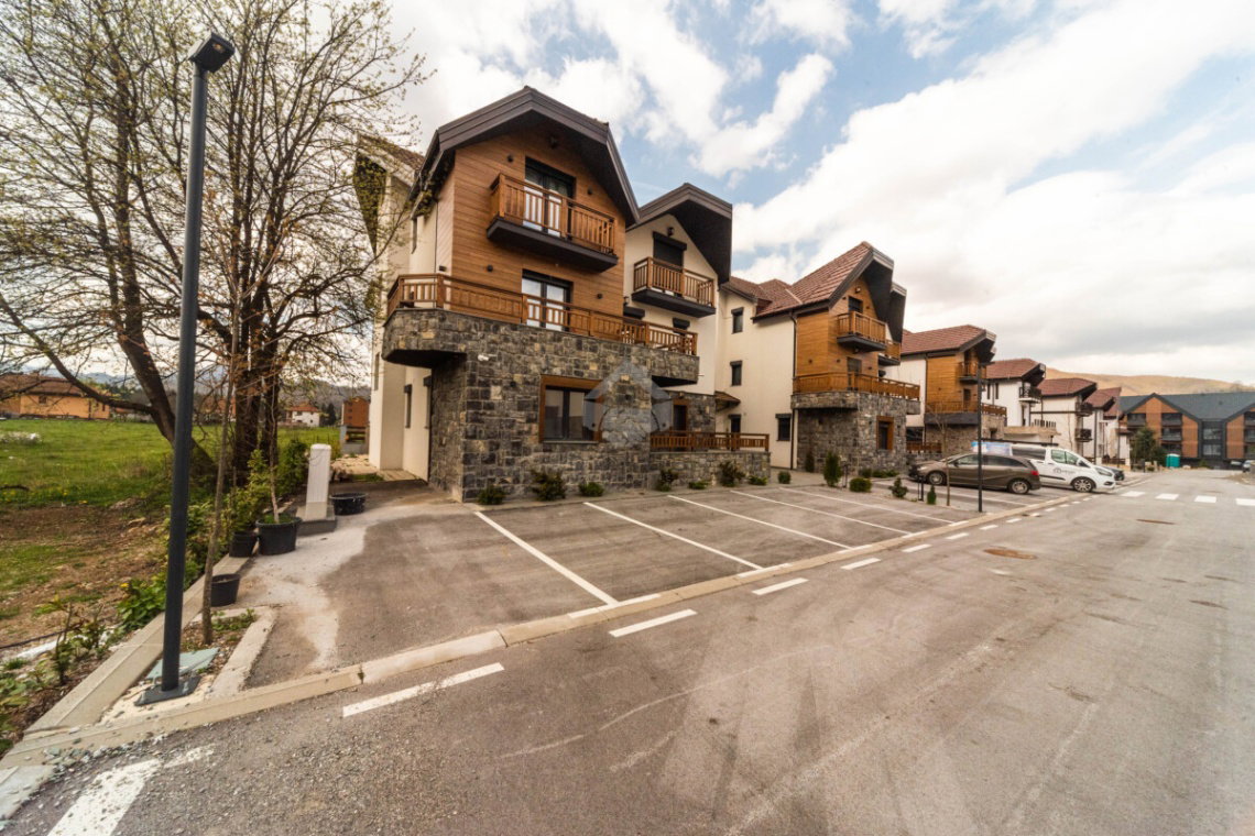 Sale - Apartment Kolašin, Breza