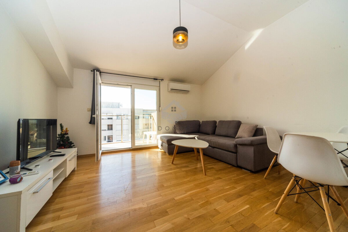 Продаж - Квартира Podgorica, Blok 9