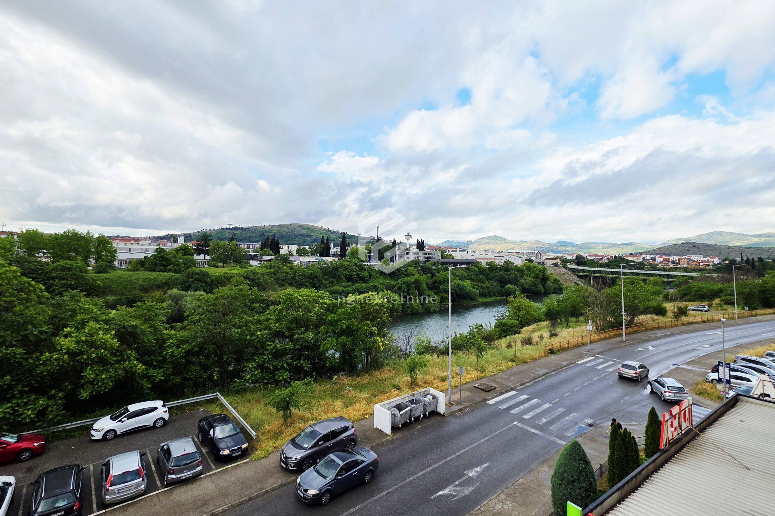 a3afd2f7-f617-4068-a622-3c4c97f691e6.jpg