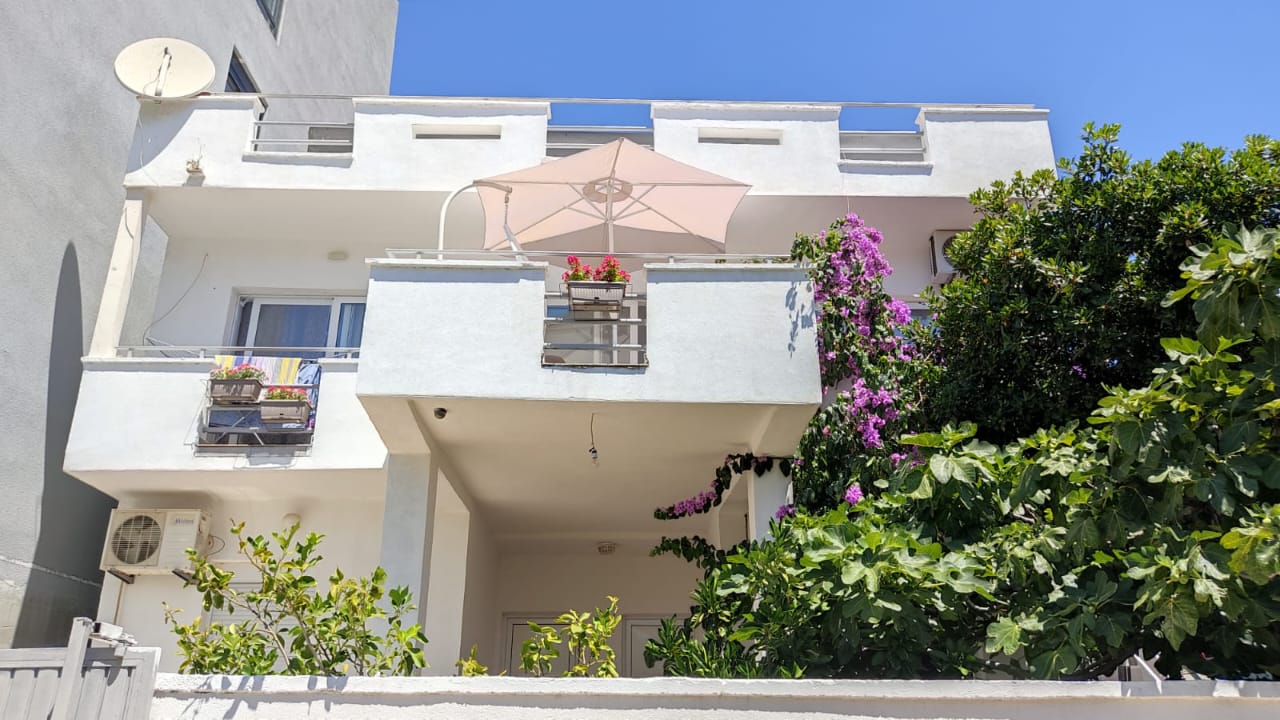 Satılık - Ev Bar, Utjeha