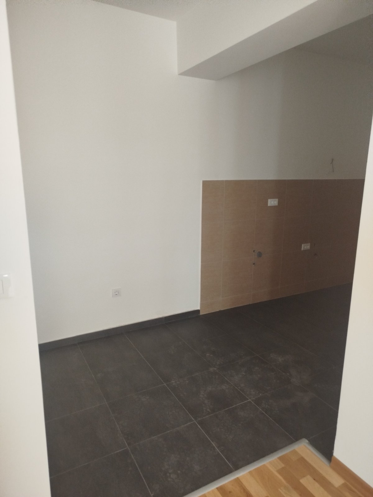 a445baae-6e88-4861-9411-d478d5a44fce.jpg