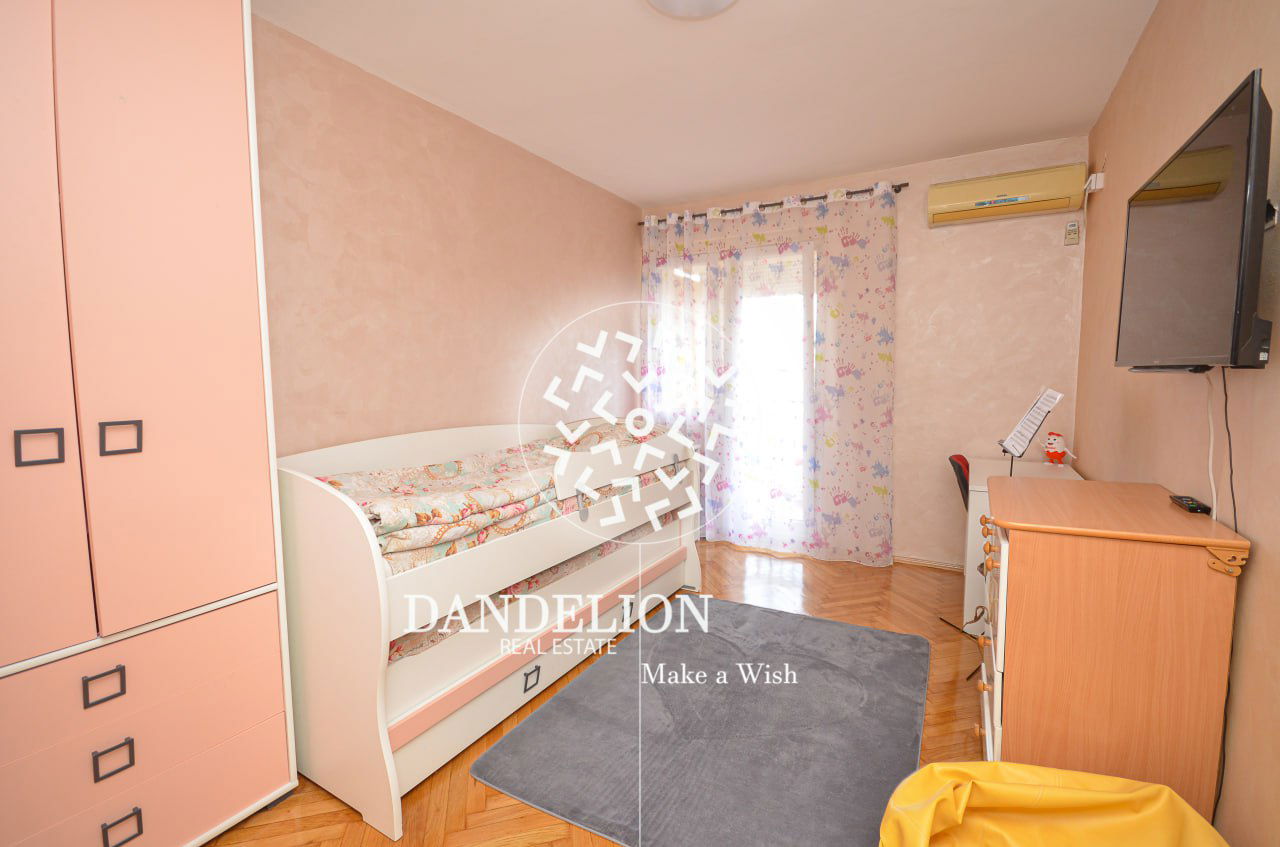 a657e5b9-87d3-41cc-bd0e-d2e96996bb2b.jpg