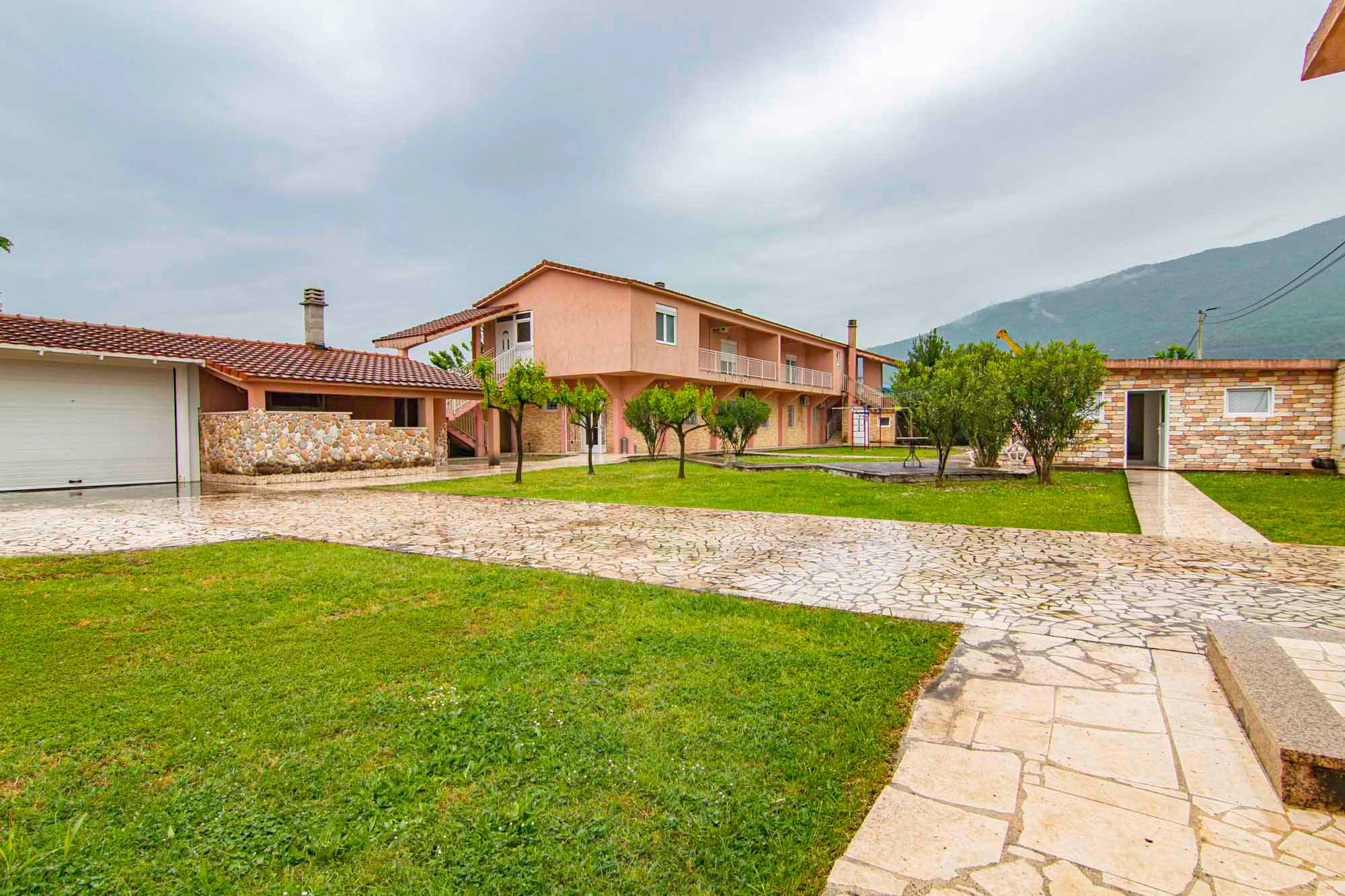 Prodaja - Kuća Danilovgrad, Glavica