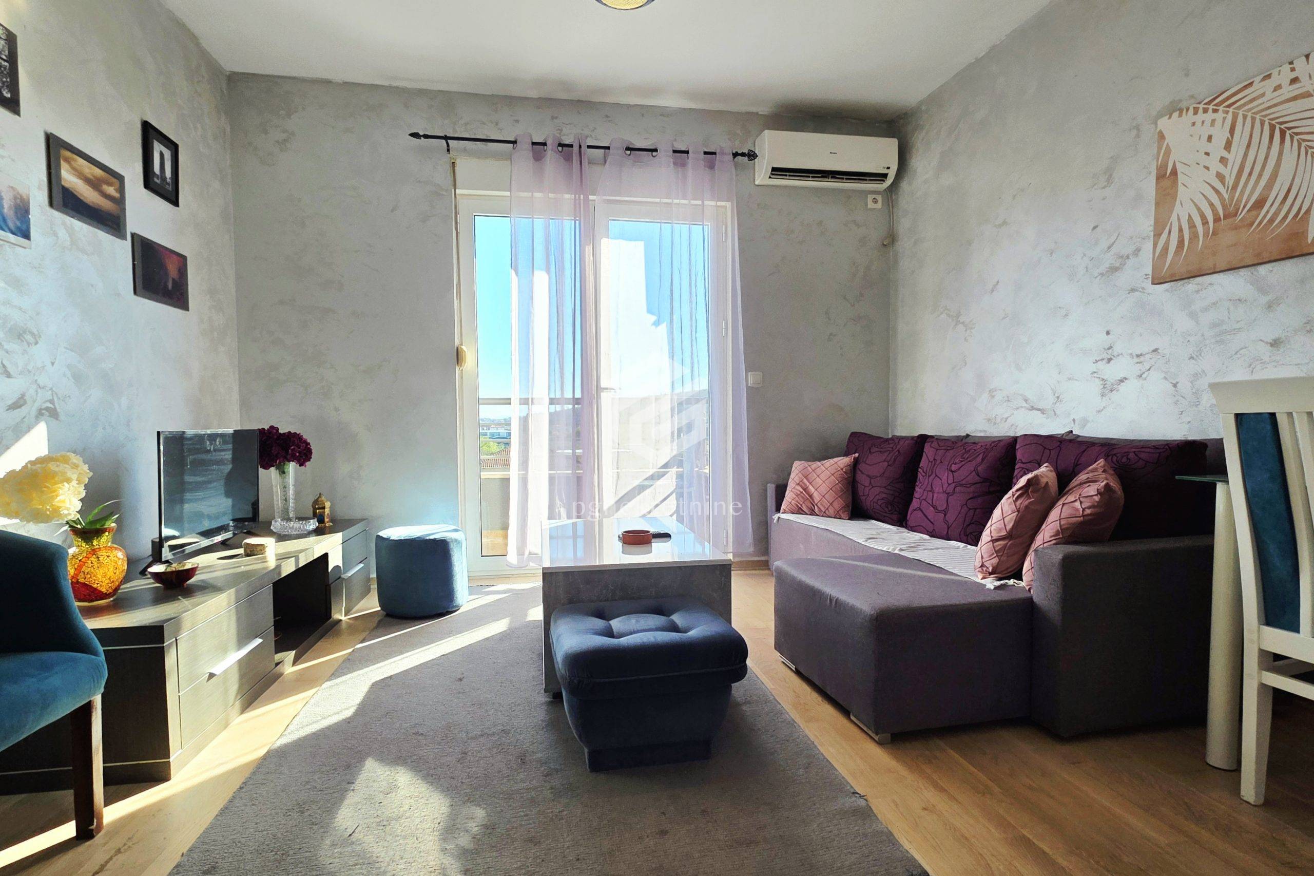 Izdavanje - Stan Podgorica, Krivi Most