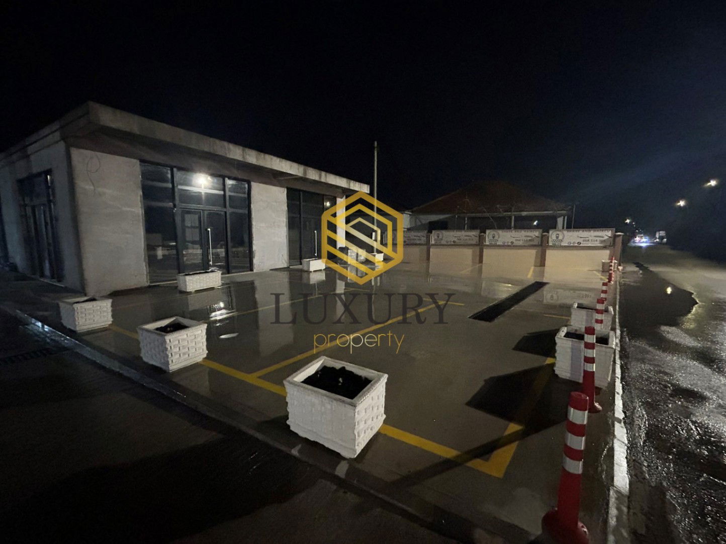 Оренда - Офісне приміщення Podgorica, Tološi