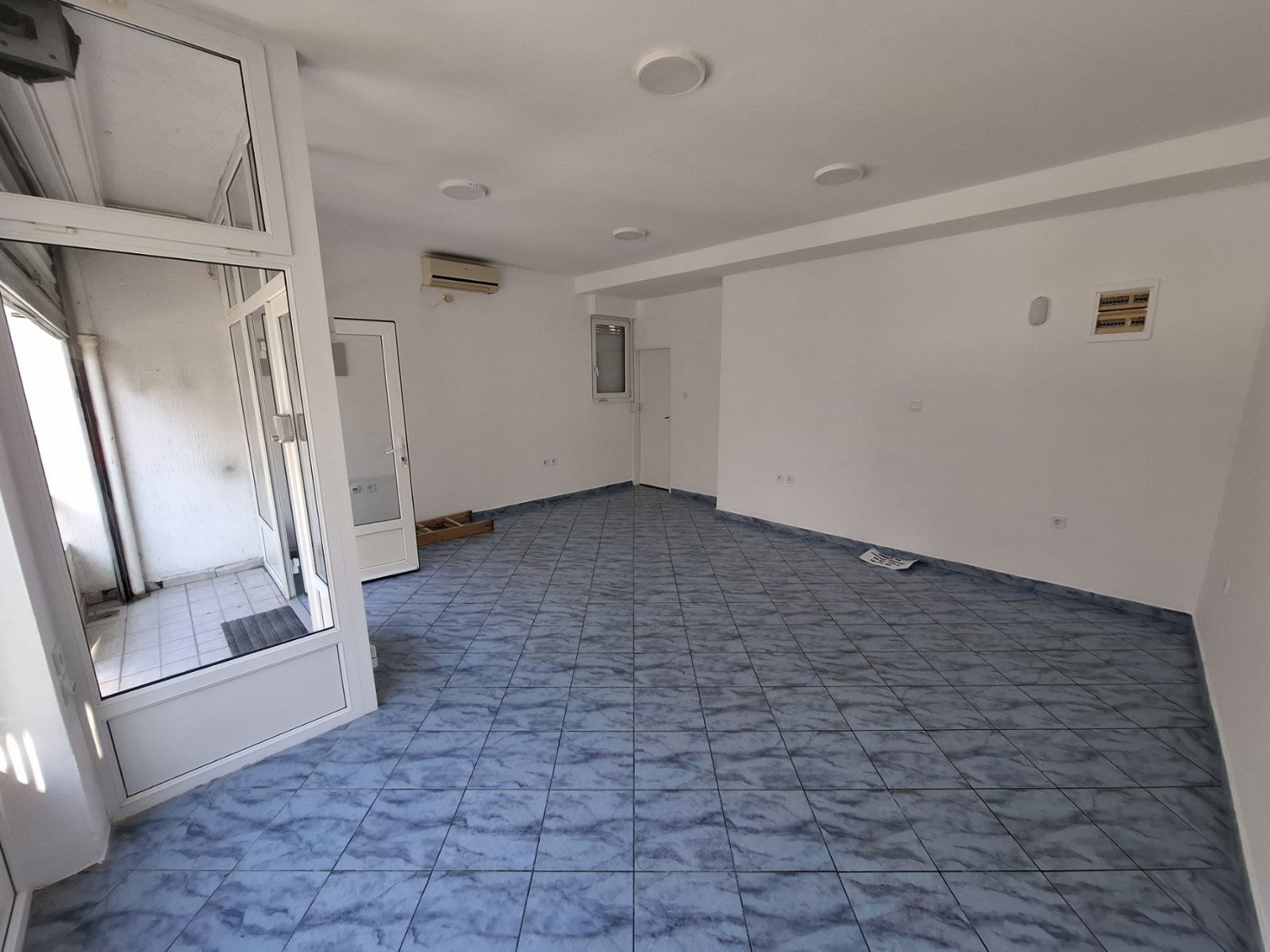 Izdavanje - Poslovni prostor Podgorica, Stari Aerodrom