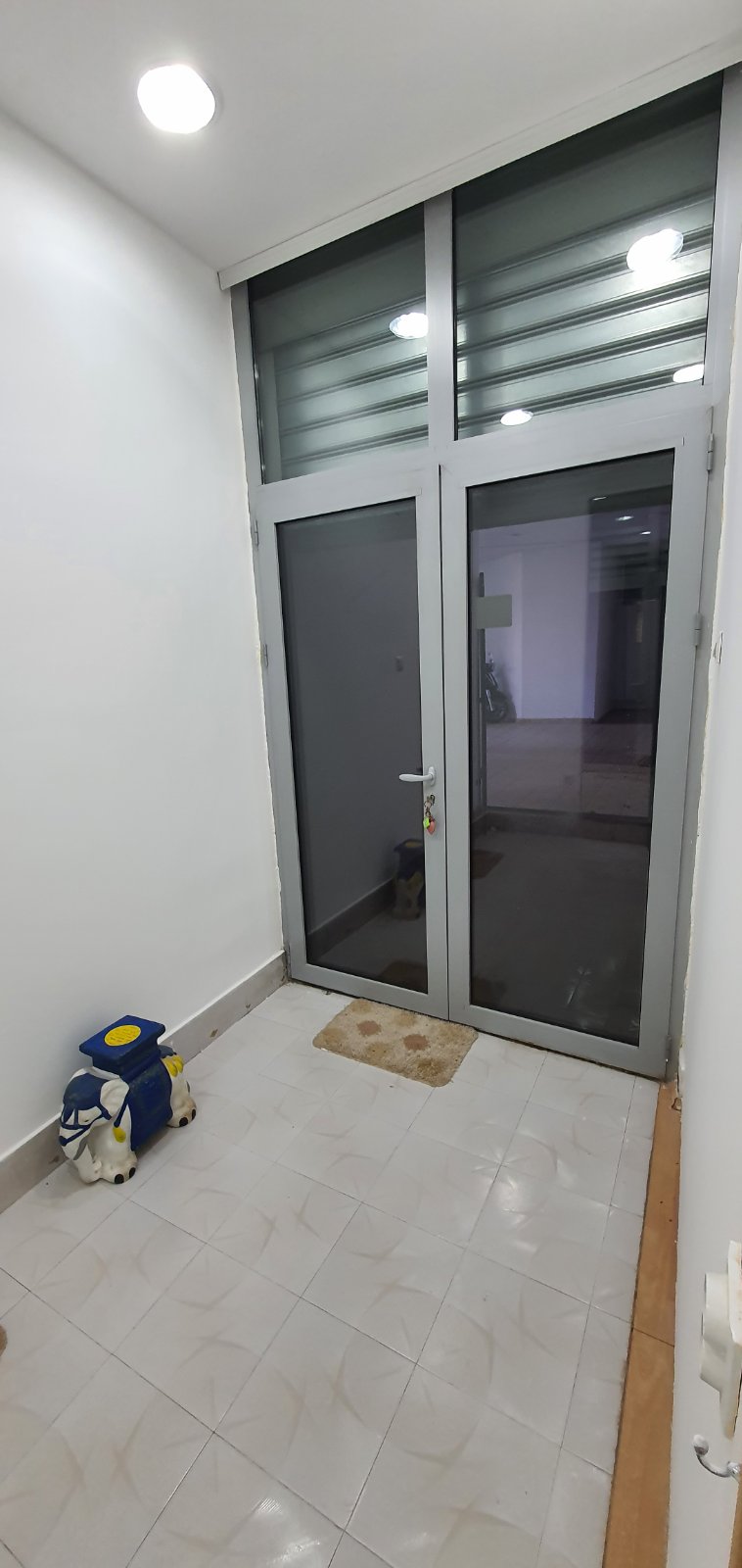 a8c942f9-81f7-40ce-a2e1-5fa2d245ae67.jpg