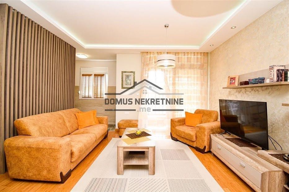 Продаж - Квартира Podgorica, Blok 5