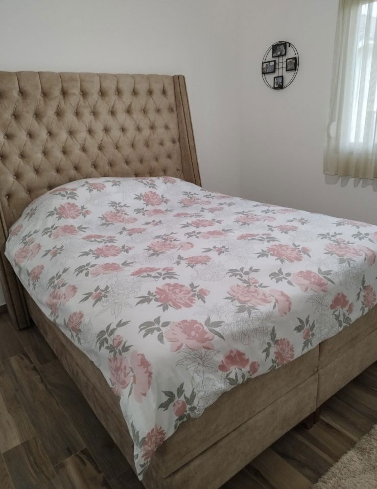 a9477eed-c1d4-4961-a440-5aba90e60d3a.jpg