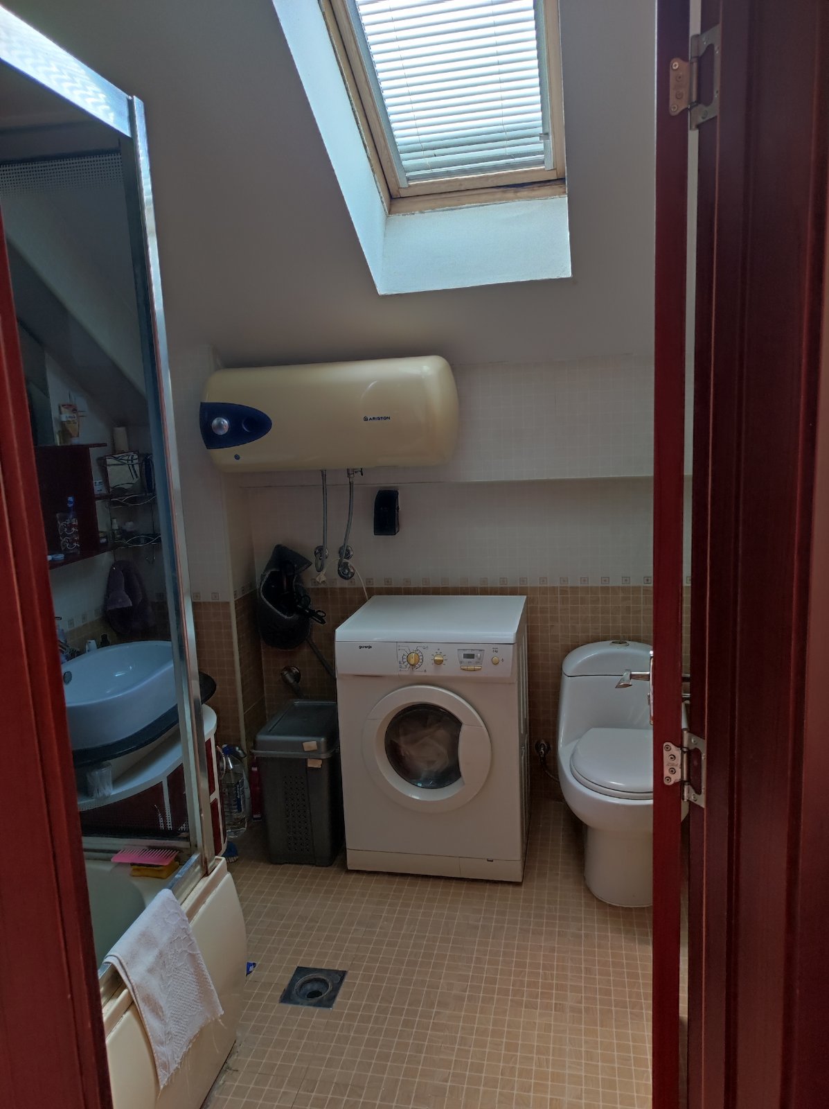 a97af5ca-67db-4643-8ede-7d8986819210.jpg