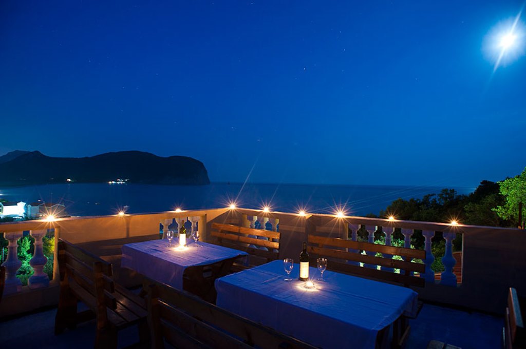 Satılık - İş yeri Budva, Buljarica