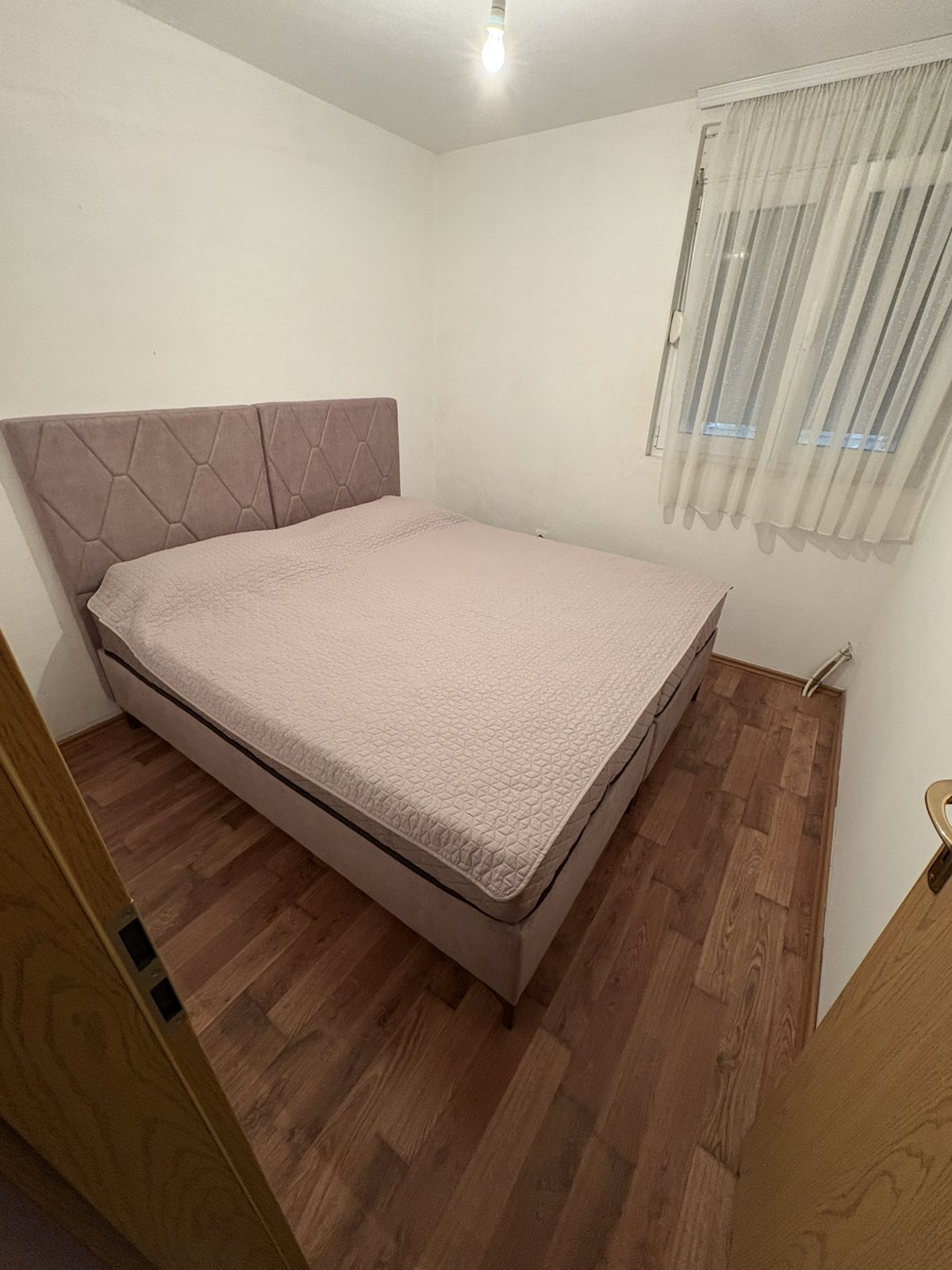 aa7f40c2-c0ad-437c-8bad-bfcbc60f9f93.jpg